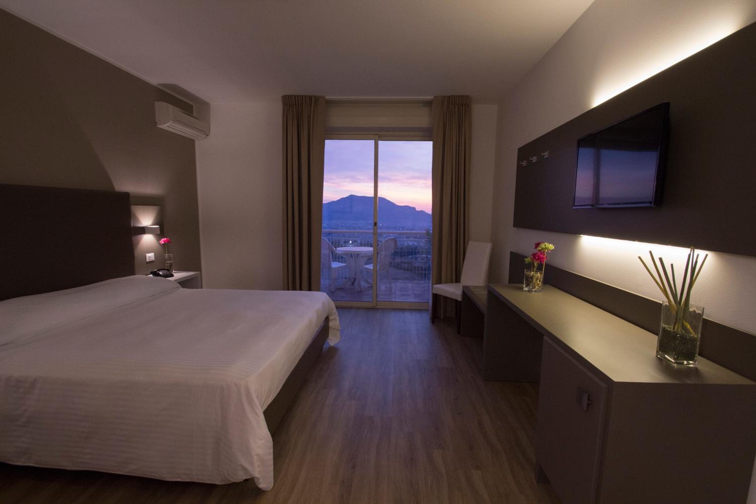 Superior Double Room with View - Photo 17