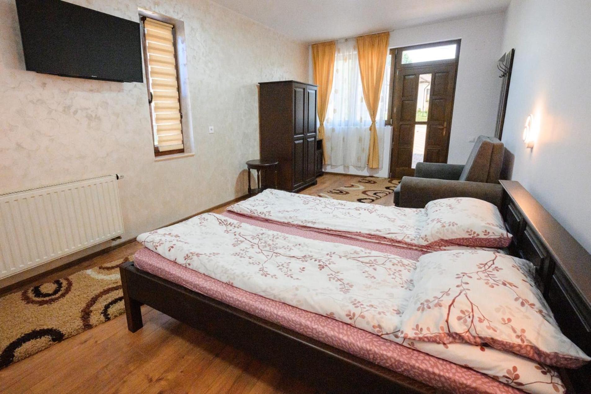 Basic Triple Room