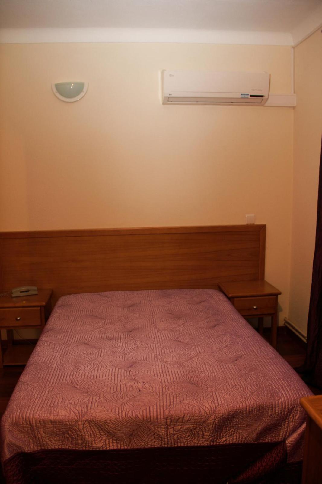 Double Room - Photo 4