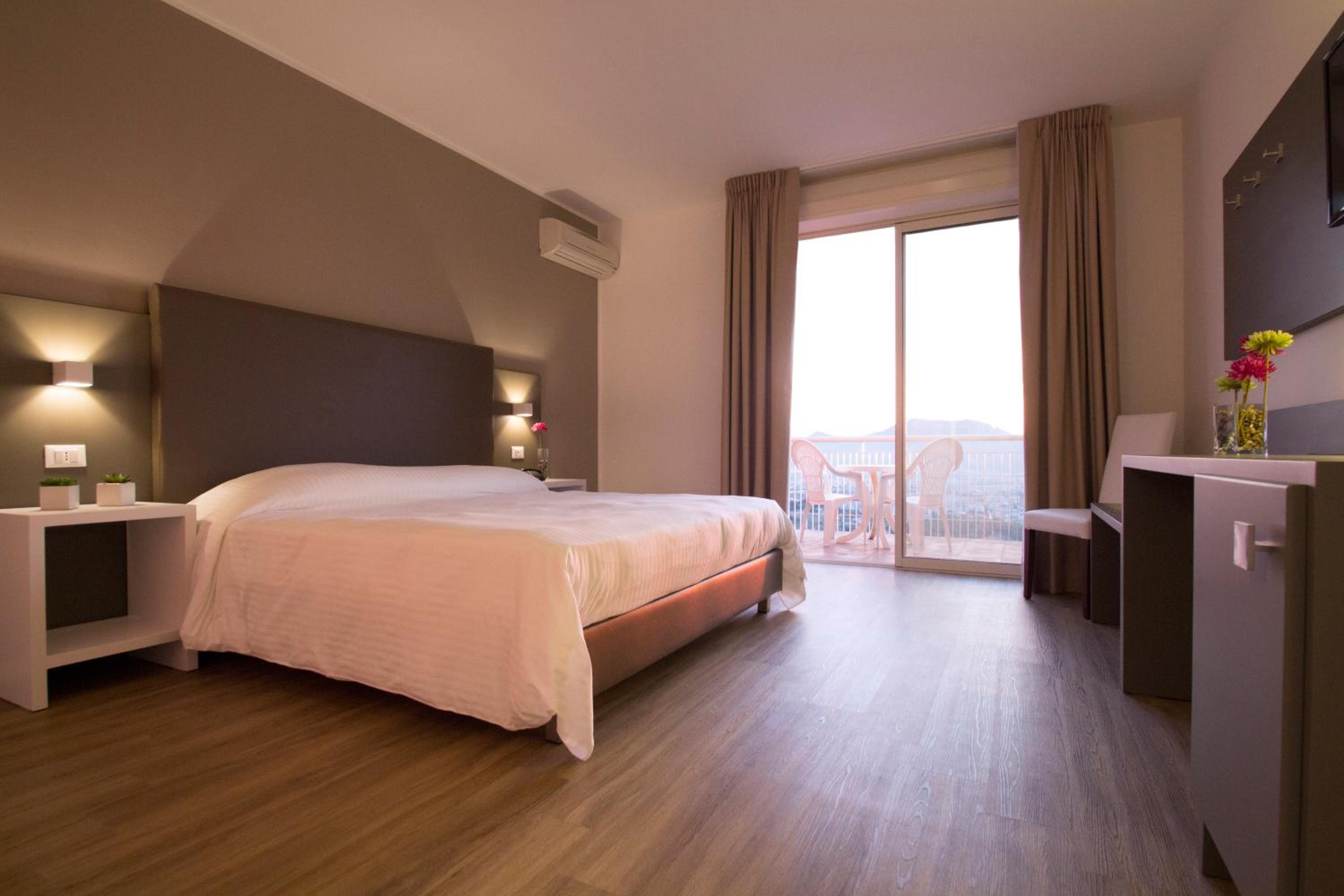 Superior Double Room with View - Photo 18