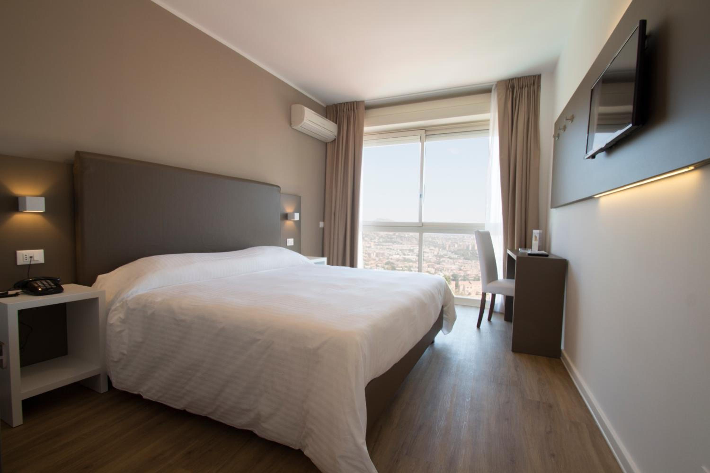 Superior Double Room with View - Photo 2