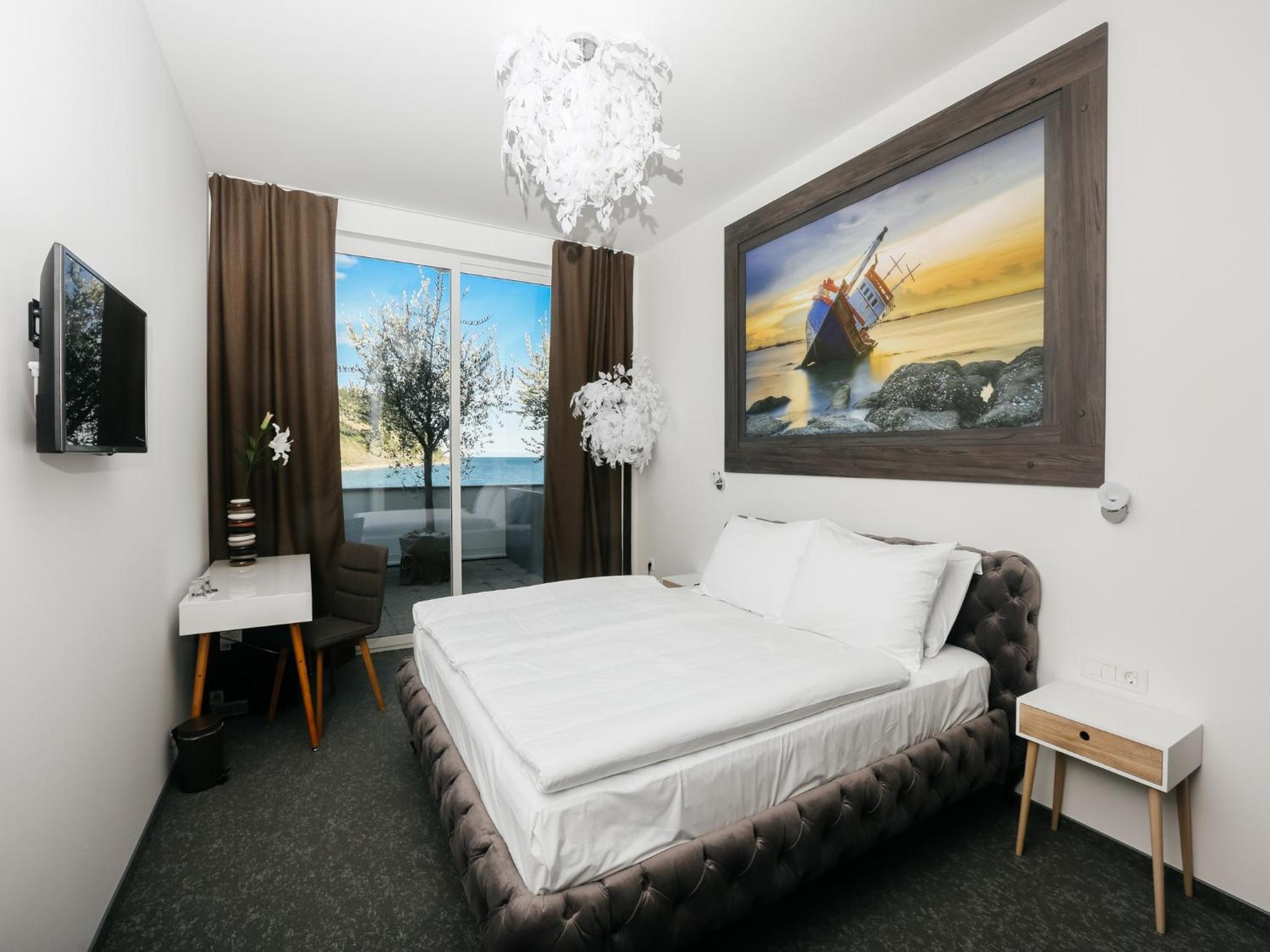 Superior Double Room - Beach Front - Photo 14