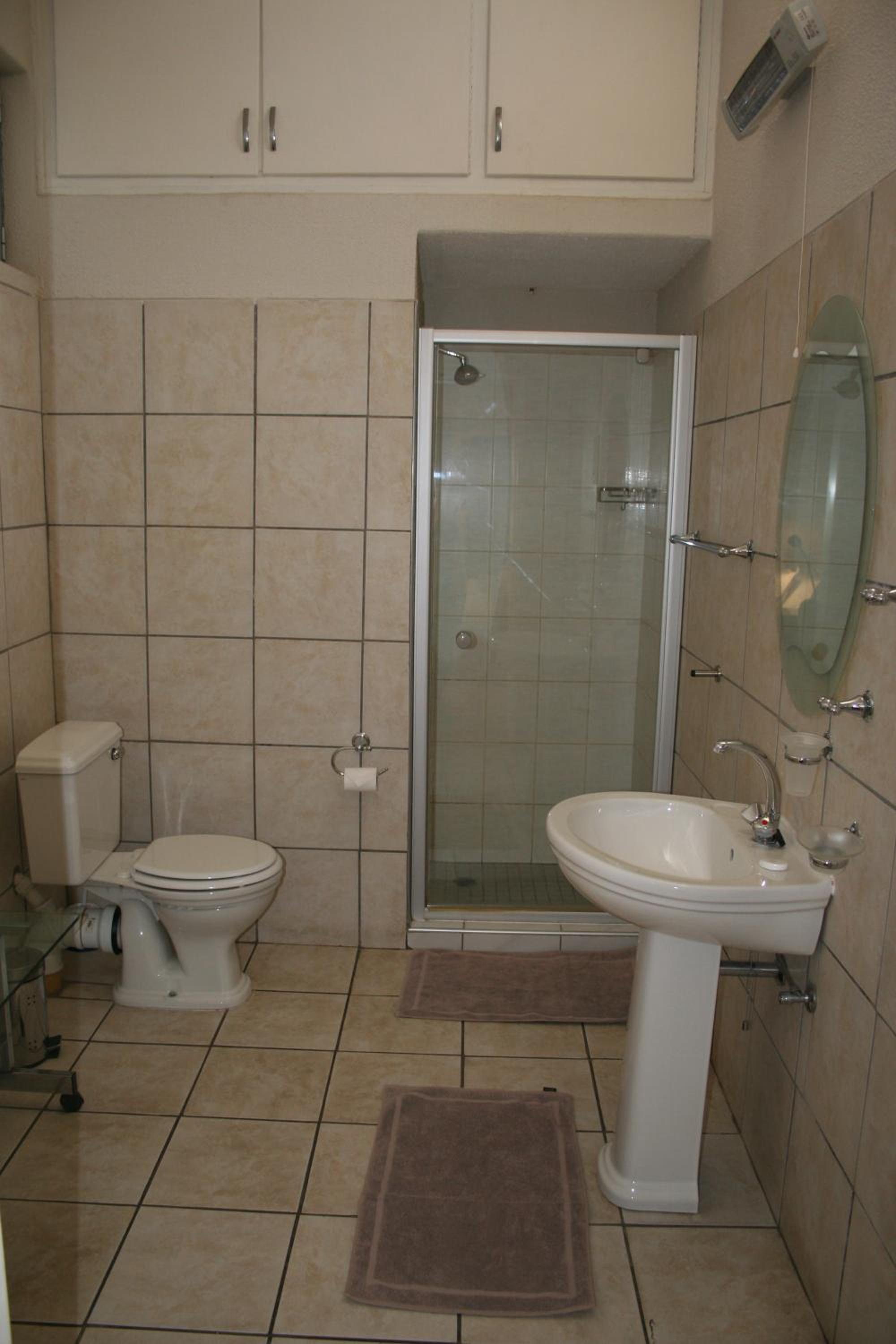 Standard Queen Room photo 2