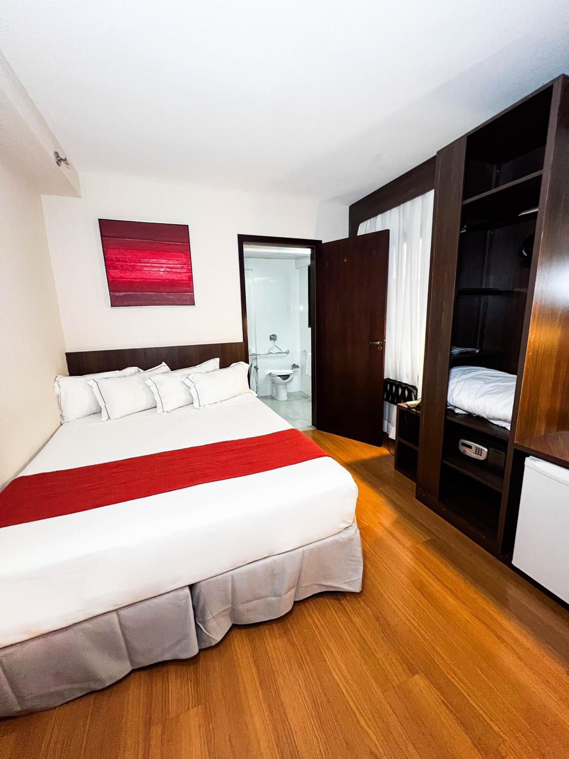 Queen Room with Two Queen Beds - Disability Access