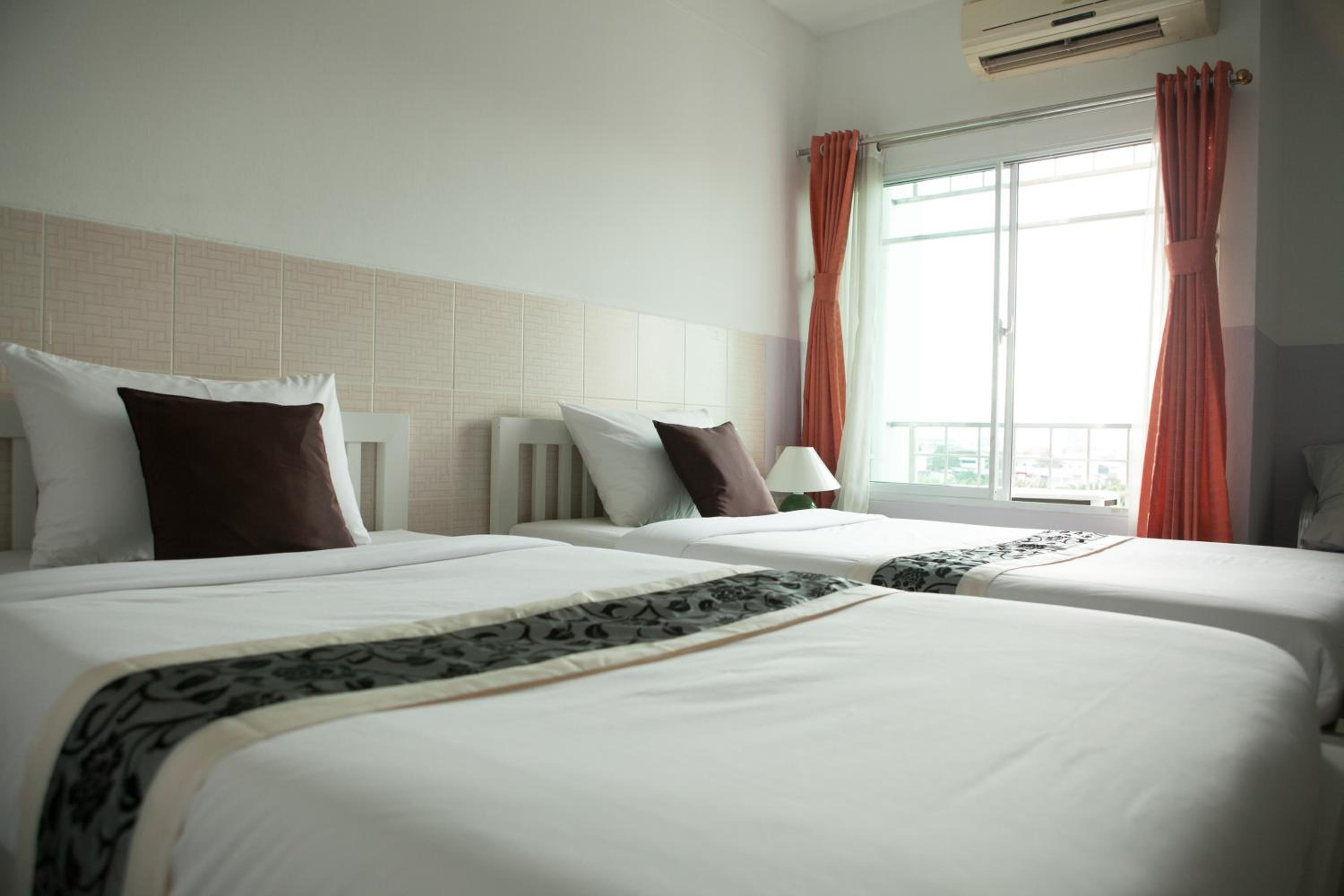 Standard Twin Room photo 2