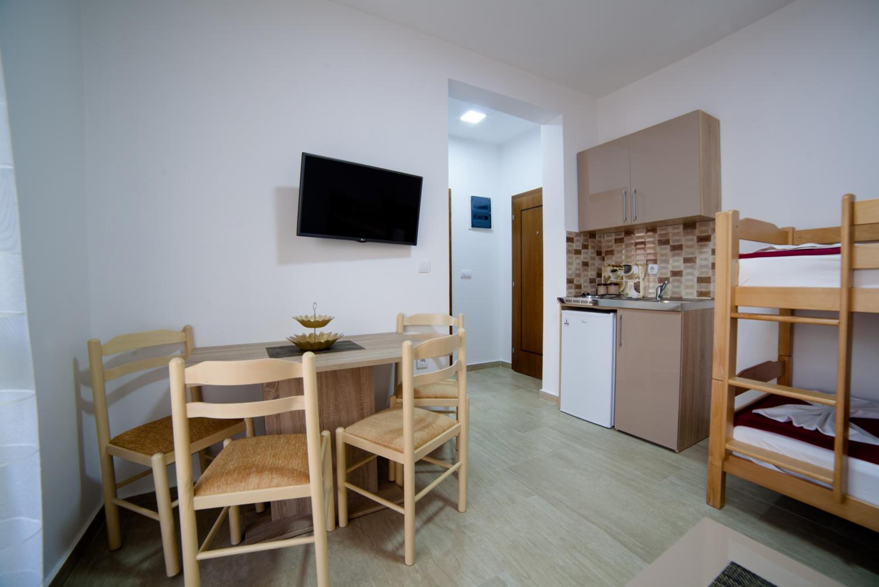 One-Bedroom Apartment photo 3