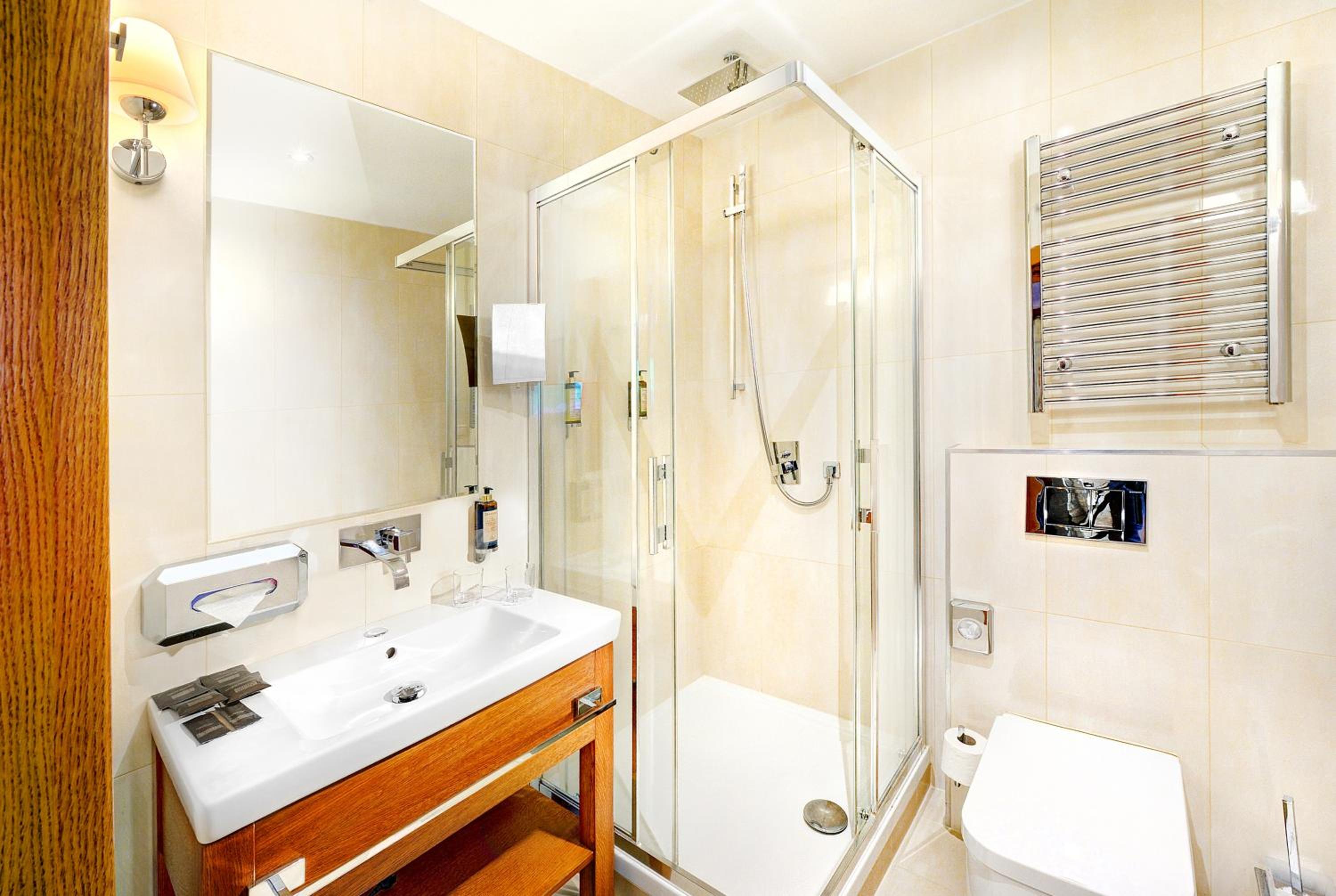 Modern Double Room - Photo 3