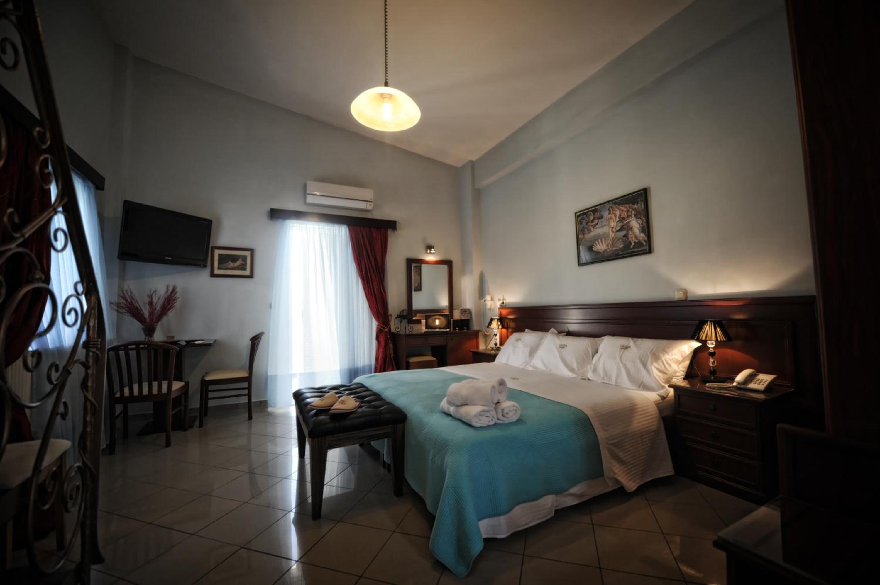 Apollo Suite with Sea View - Photo 4