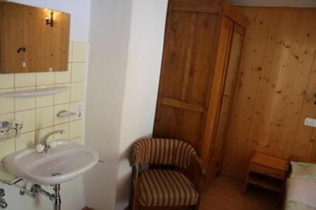 Double Room with Shared Bathroom photo 3
