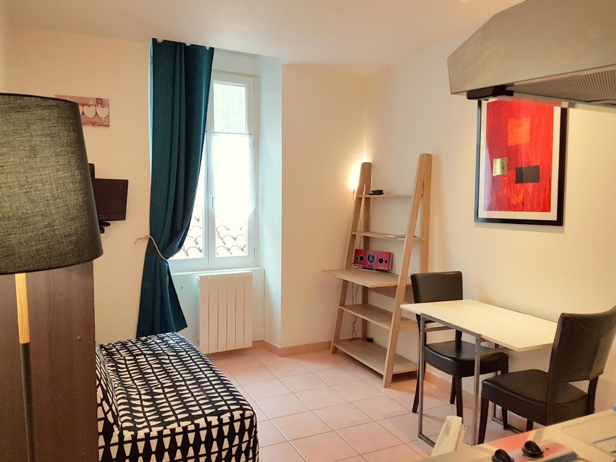 Studio Apartment photo 1