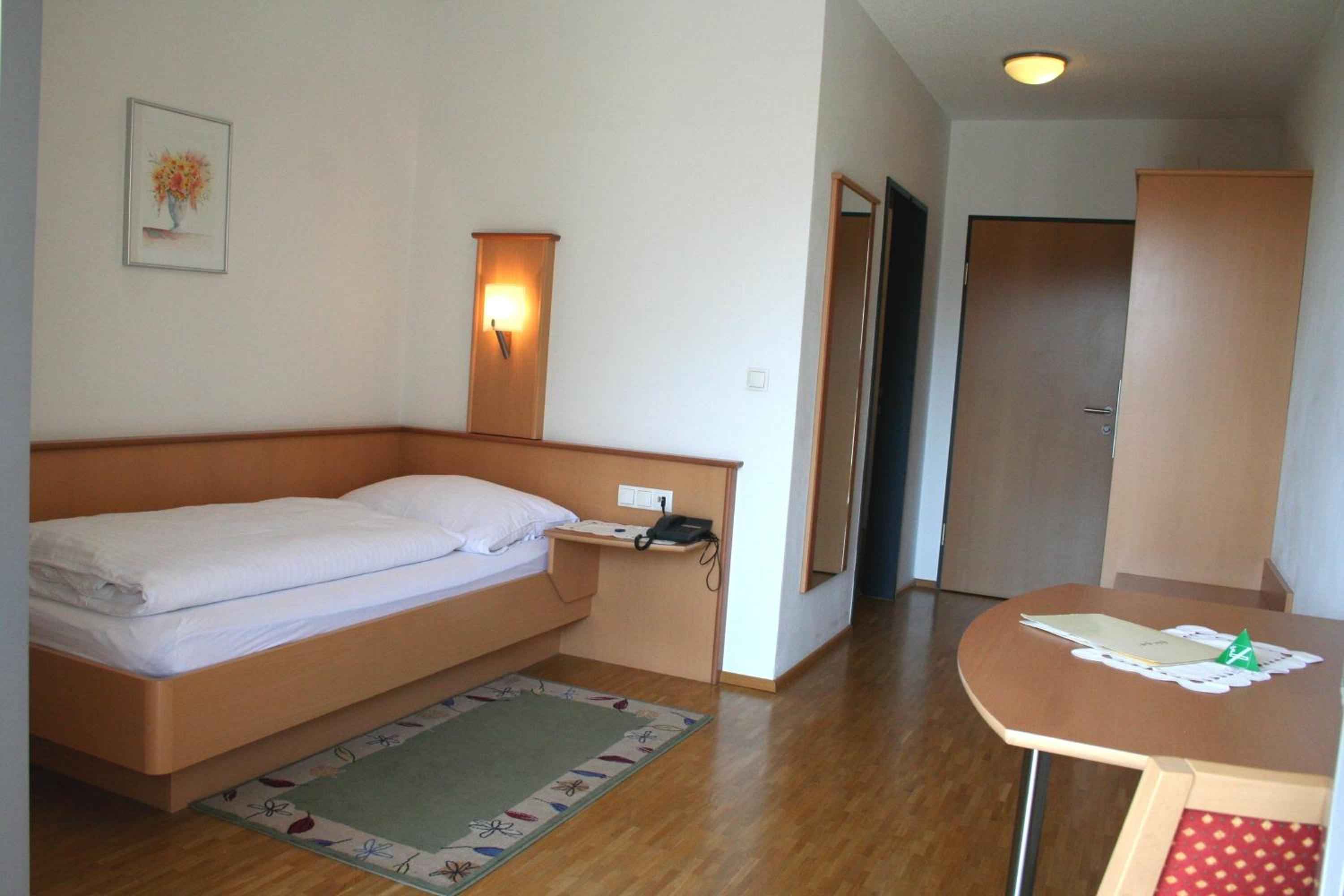 Single Room photo 1