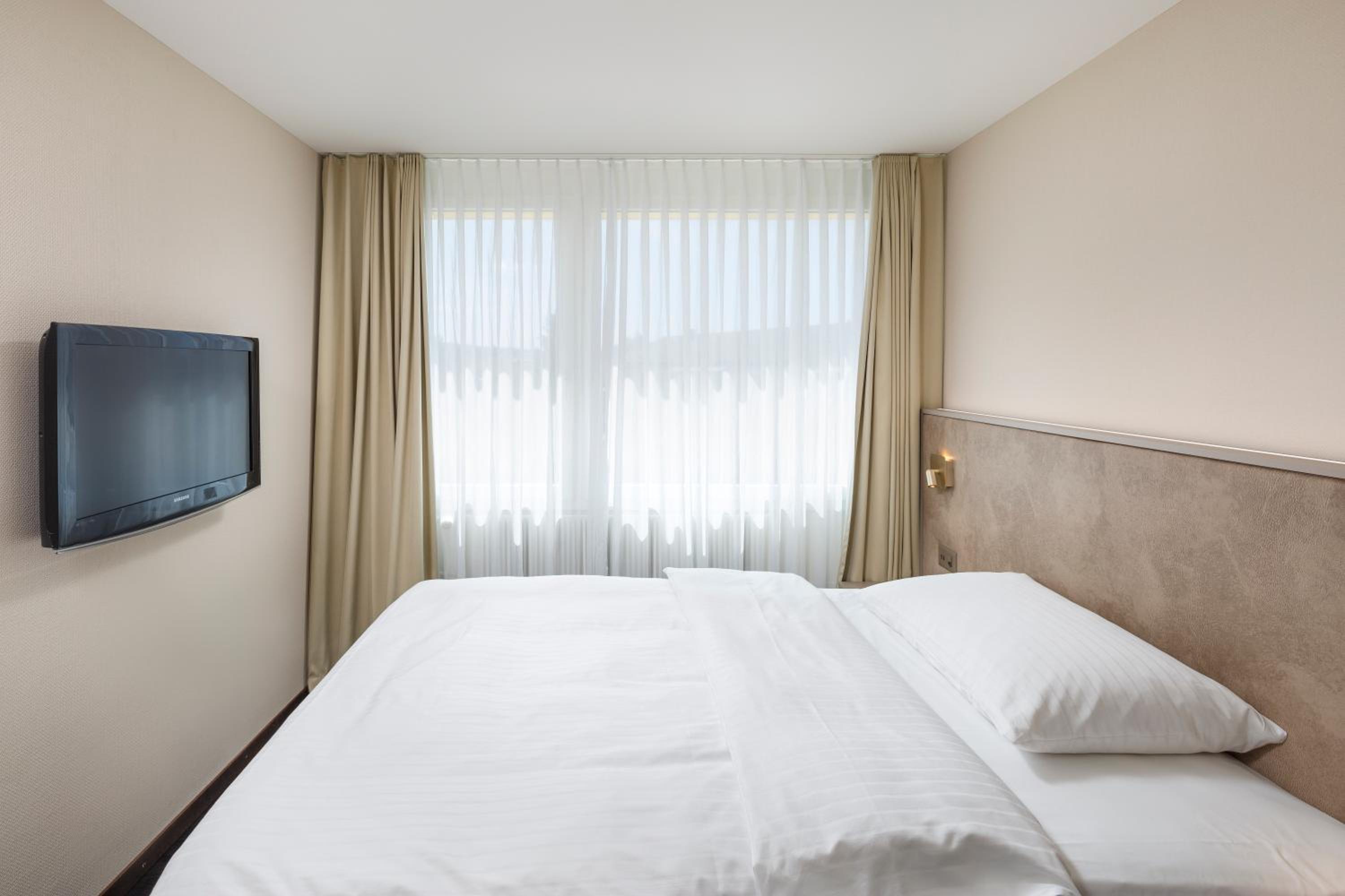 Business Suite photo 3