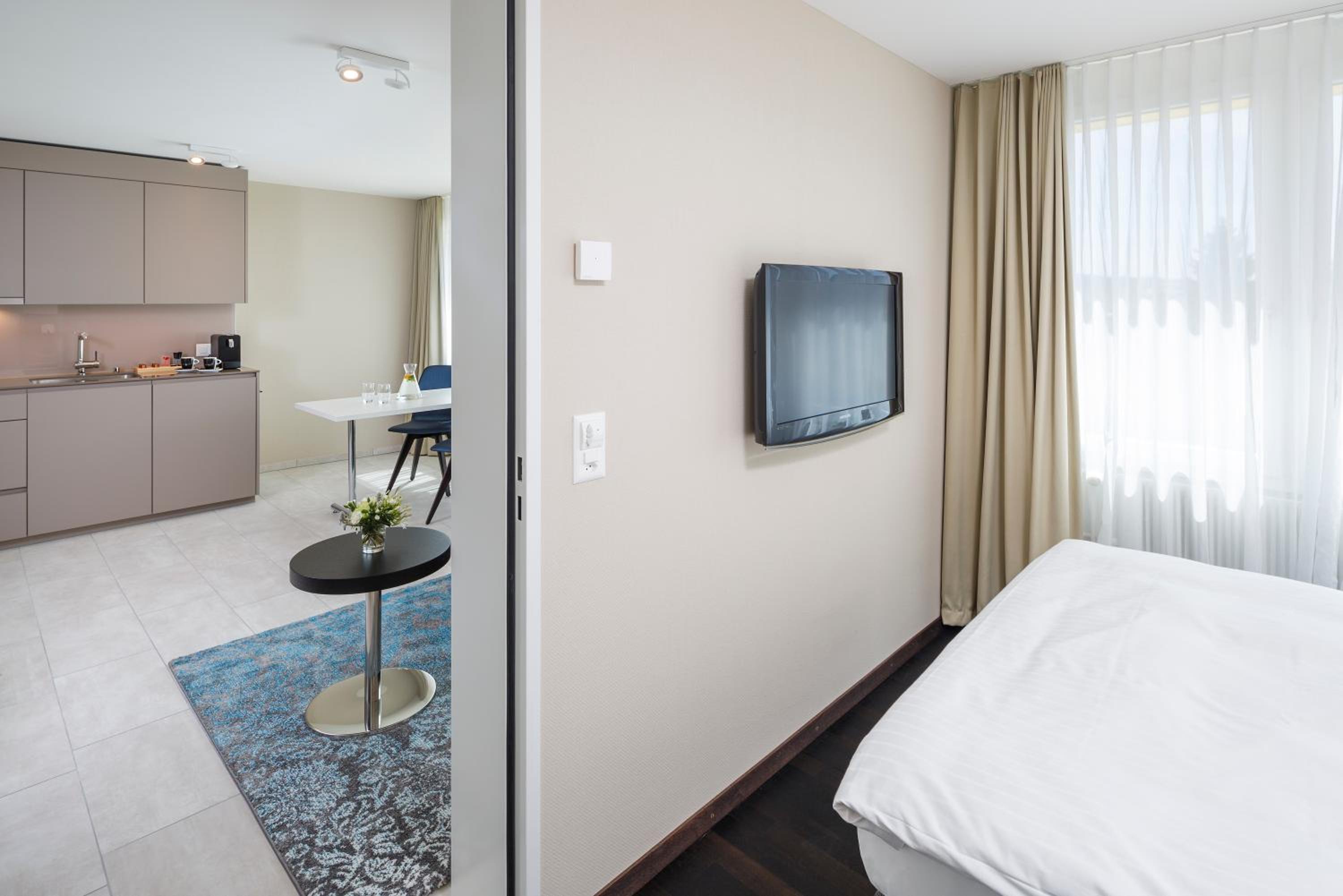Business Suite photo 1