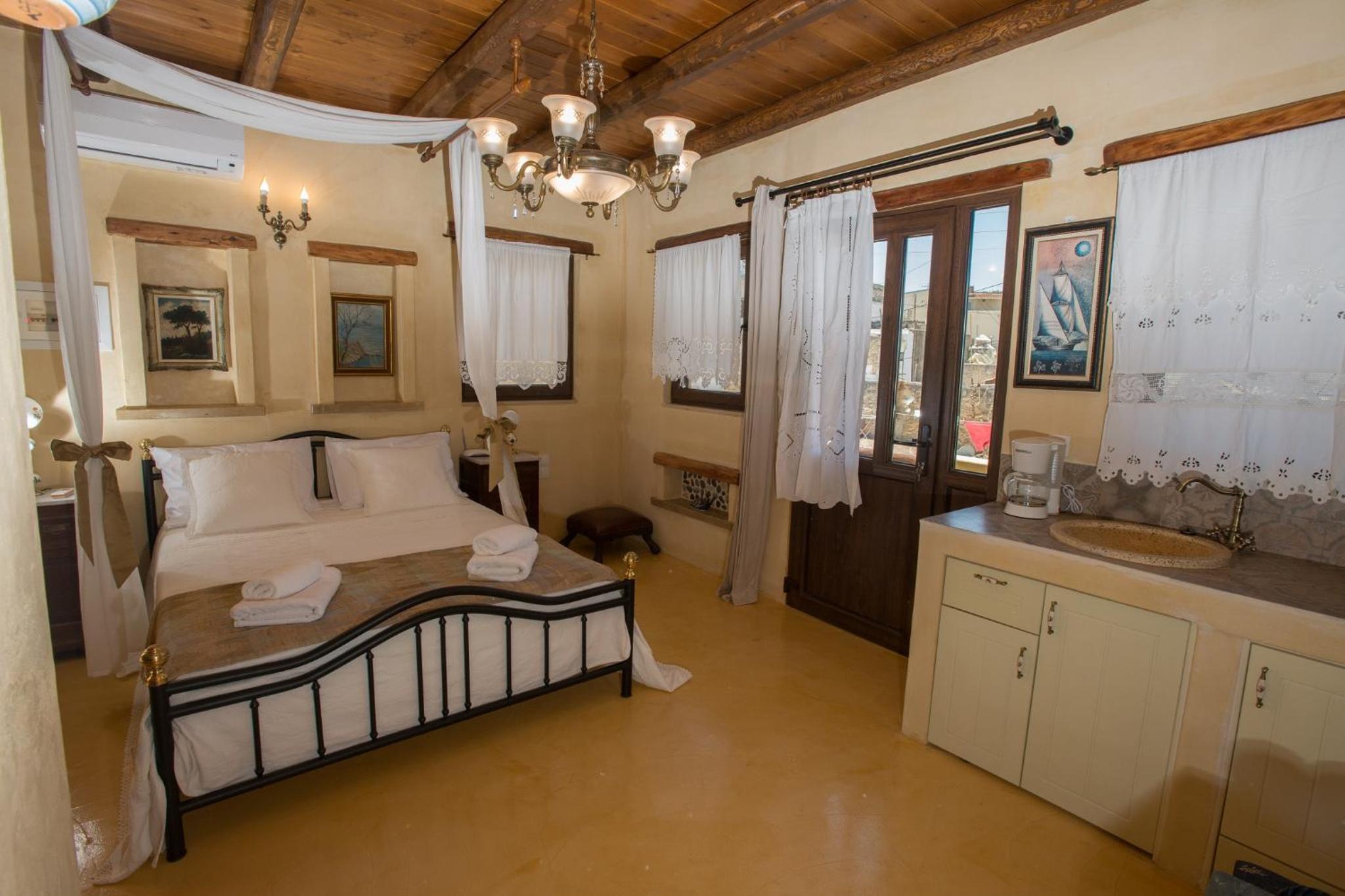 One-Bedroom Apartment with Sea View - Photo 7