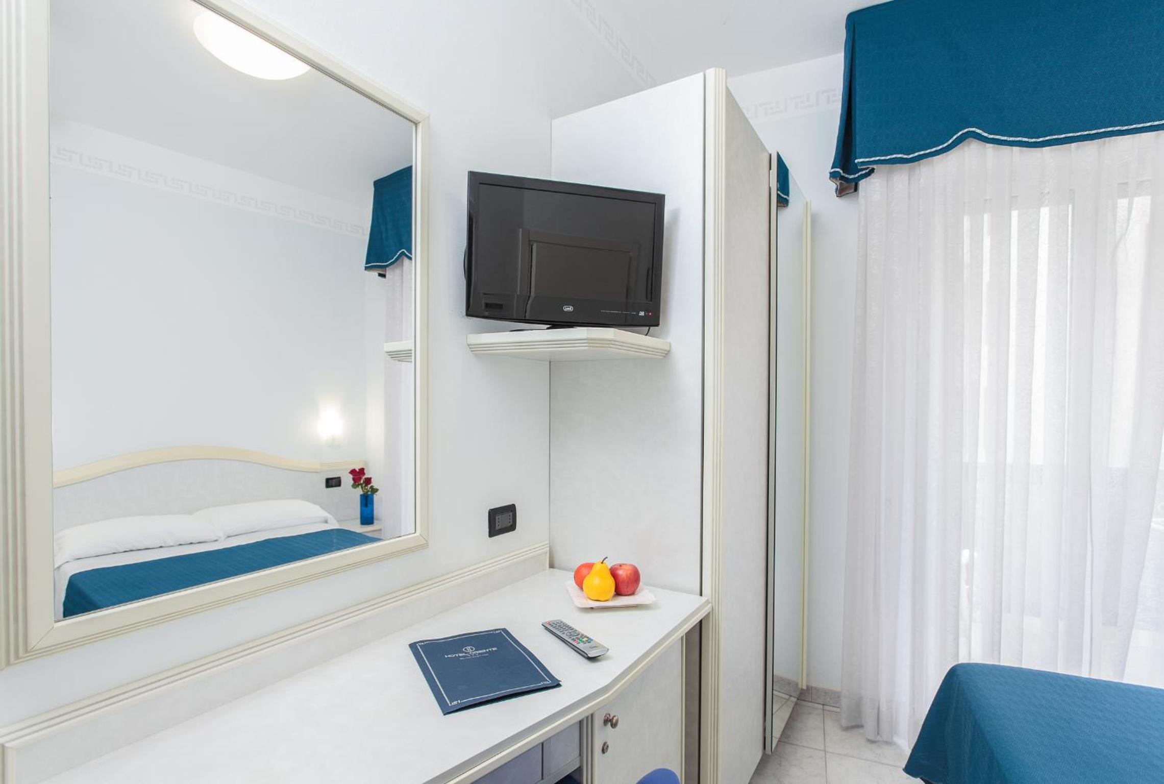 Single Room with Balcony photo 2