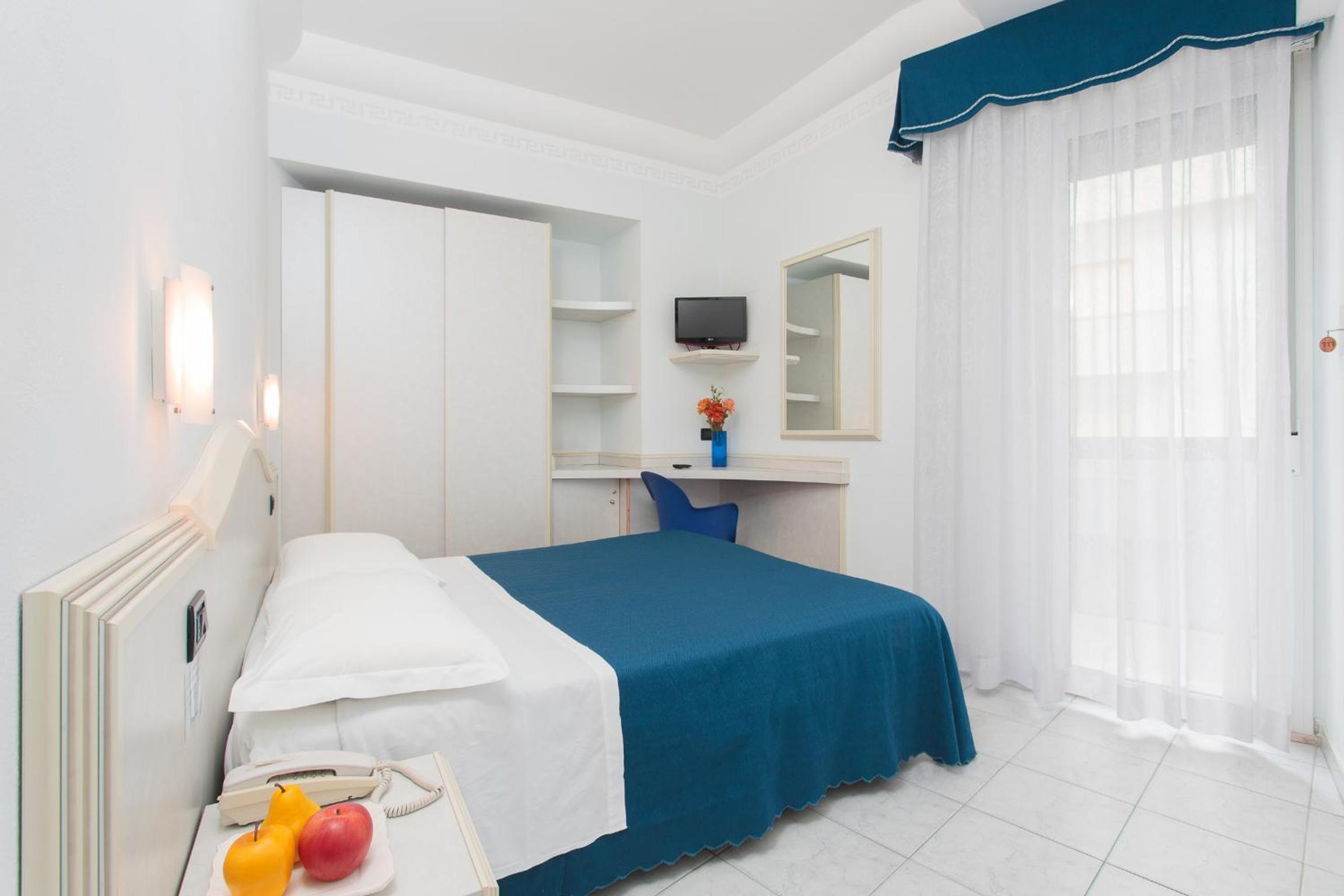 Standard Double Room photo 2