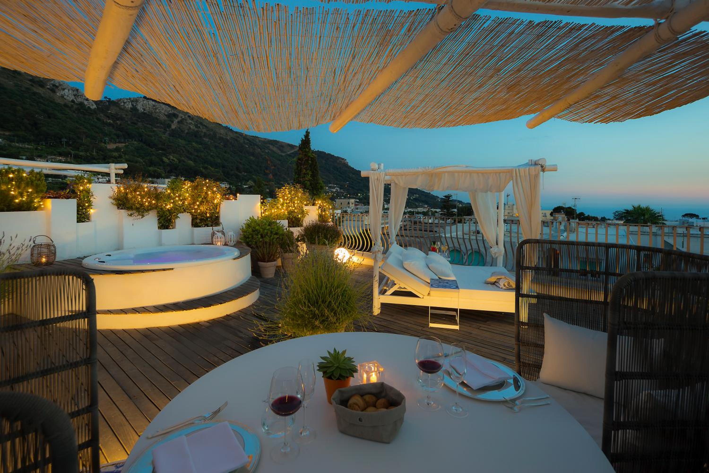 Suite With Panoramic Rooftop Sea View photo 3