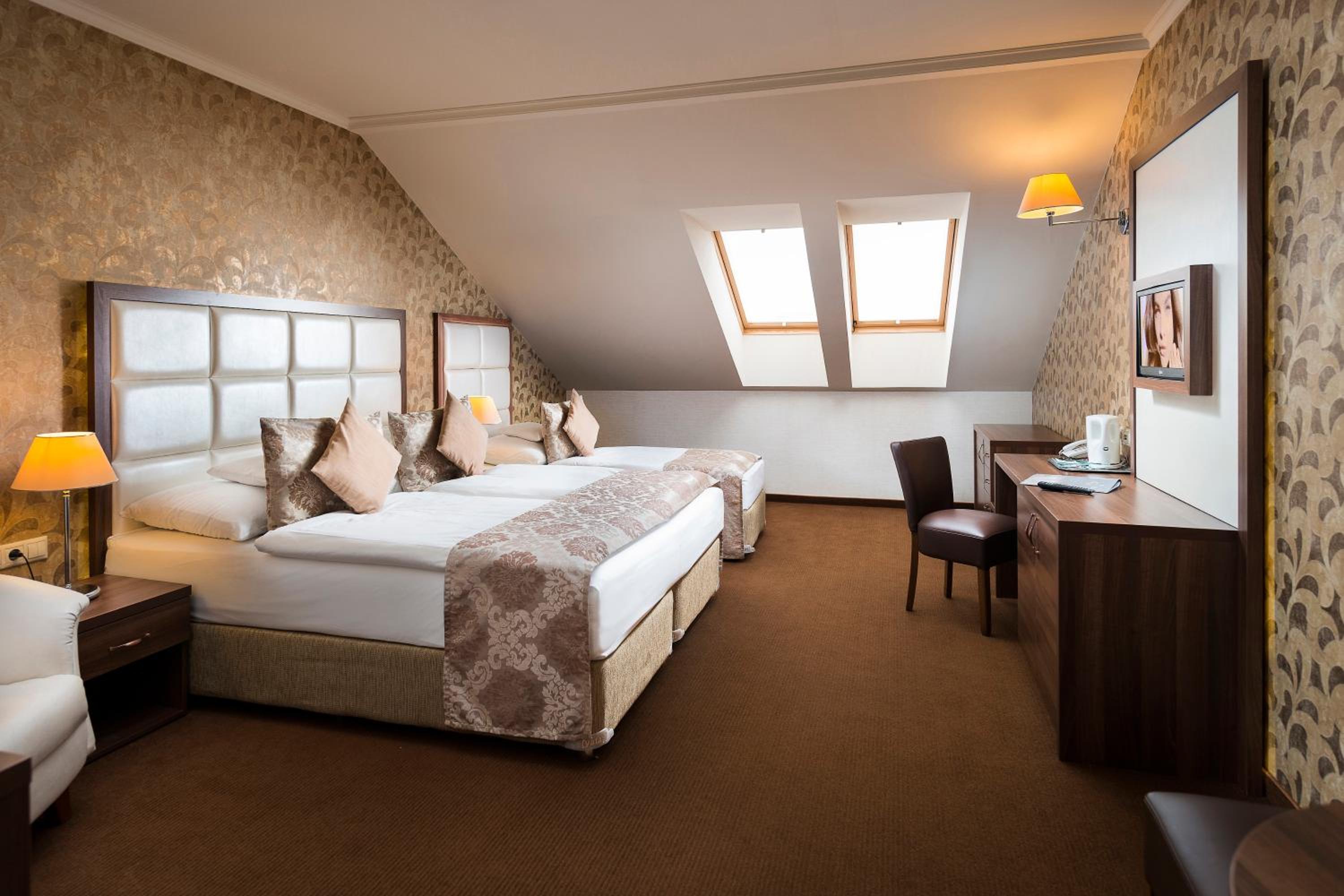 Superior Triple Room - Photo 1