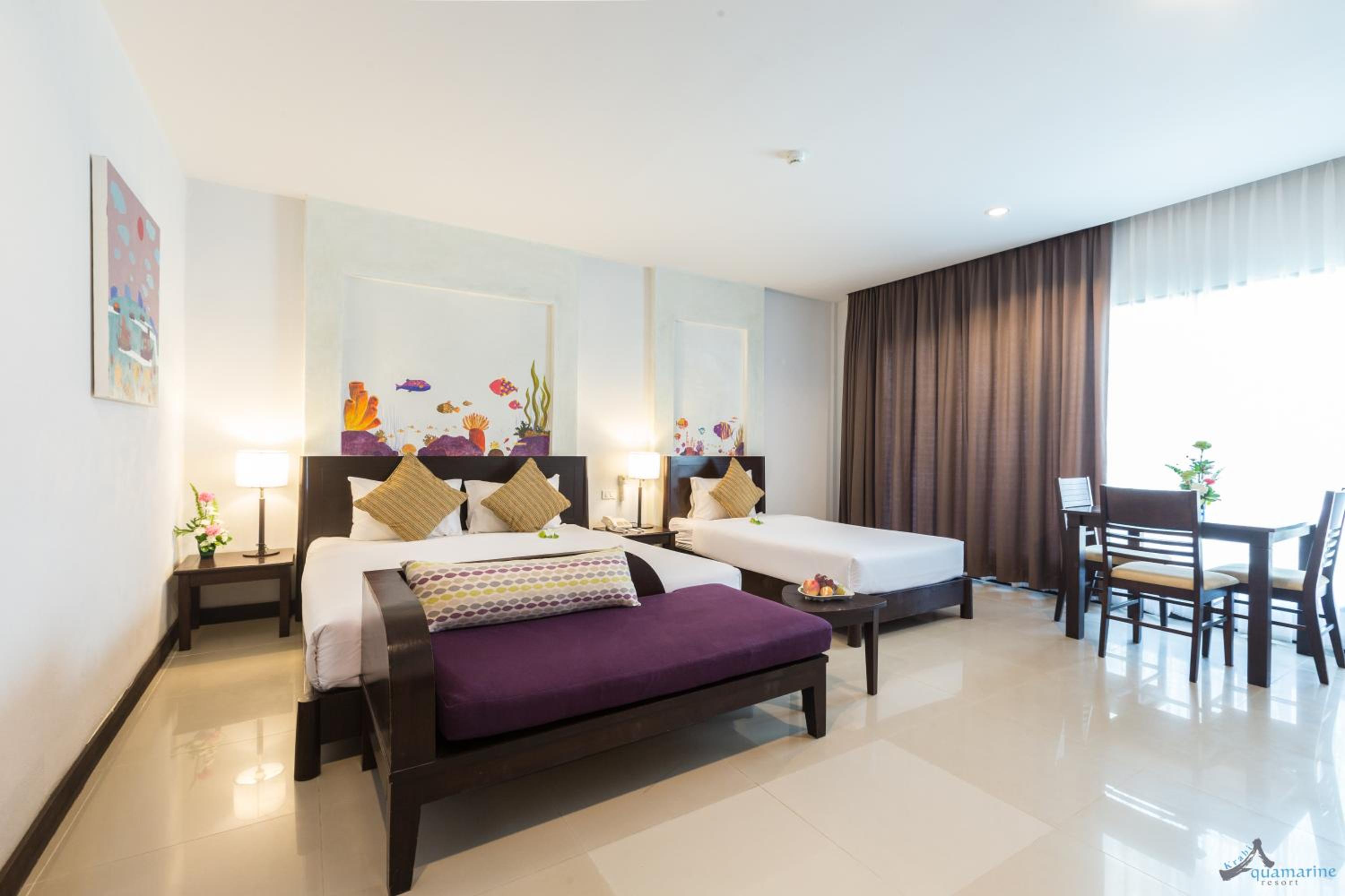 One-Bedroom Family Room - Photo 4