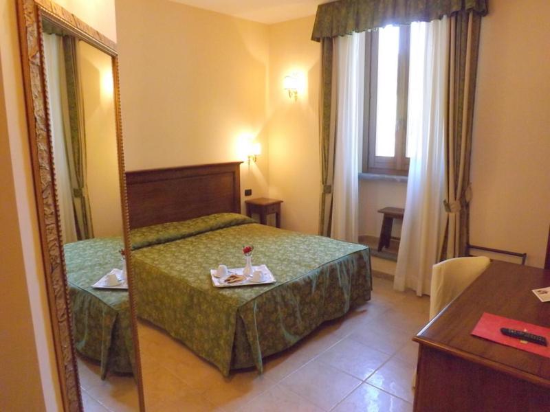 Classic Double or Twin Room - Photo 1
