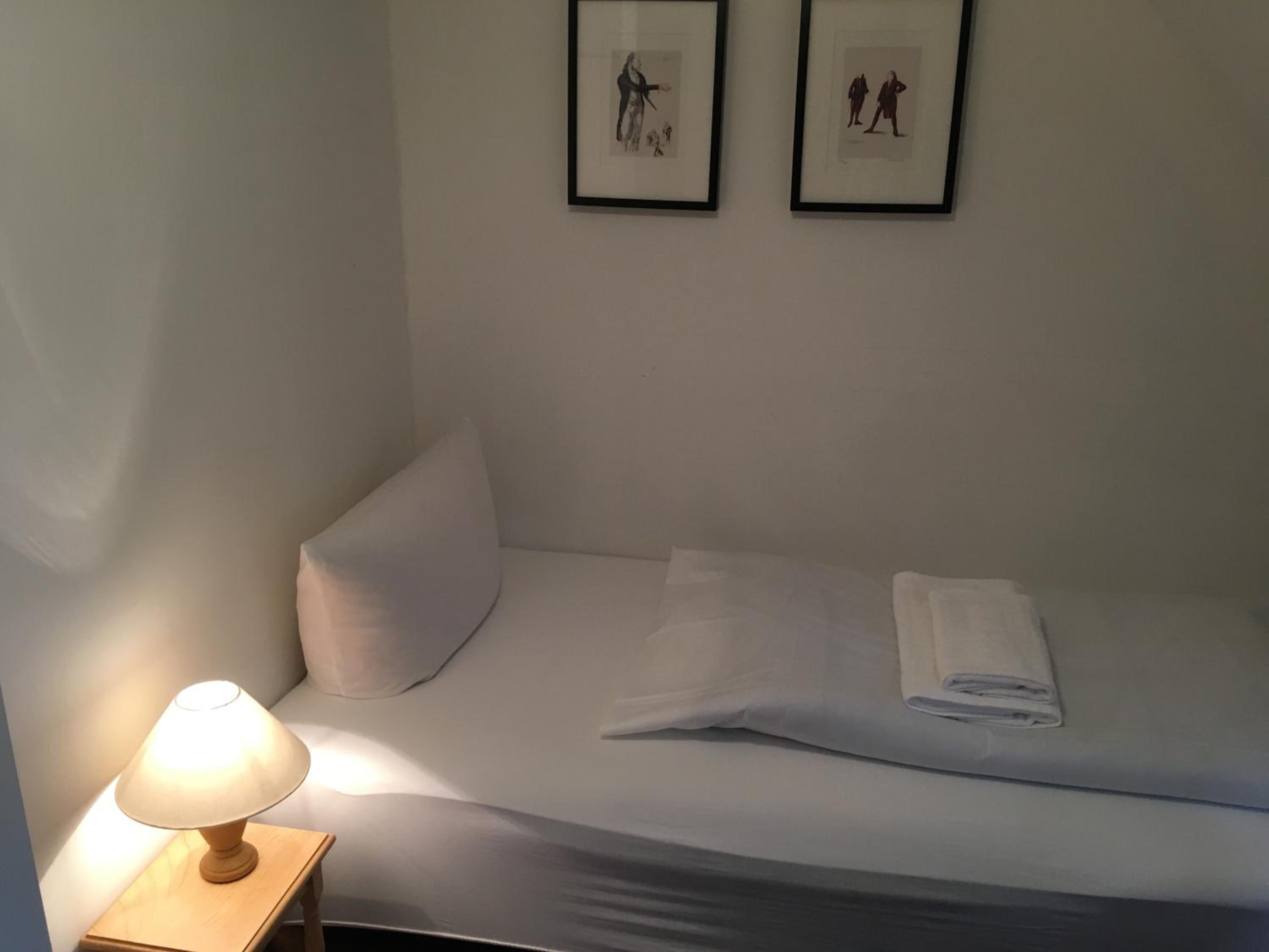 Single Room photo 2