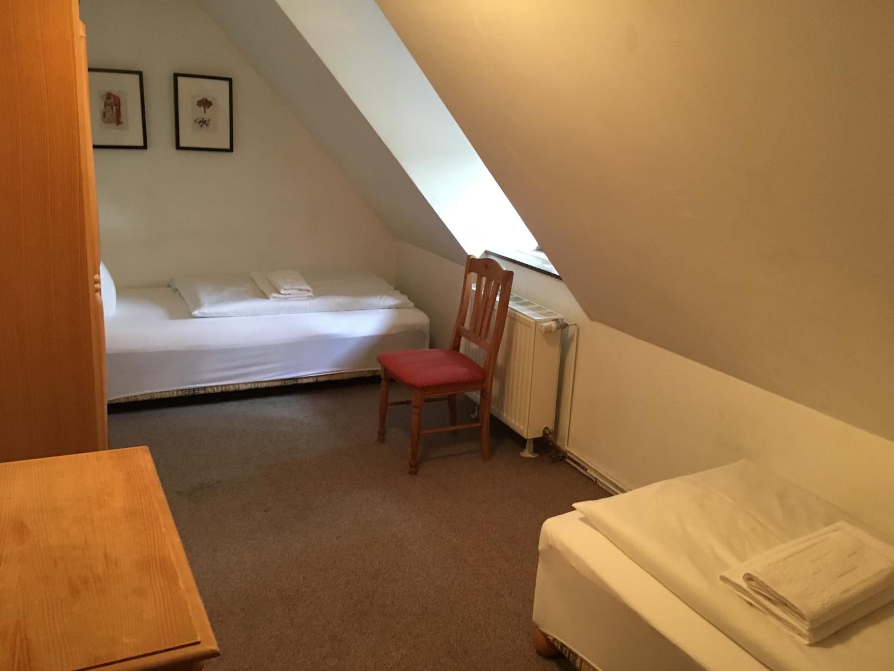 Standard Twin Room photo 3