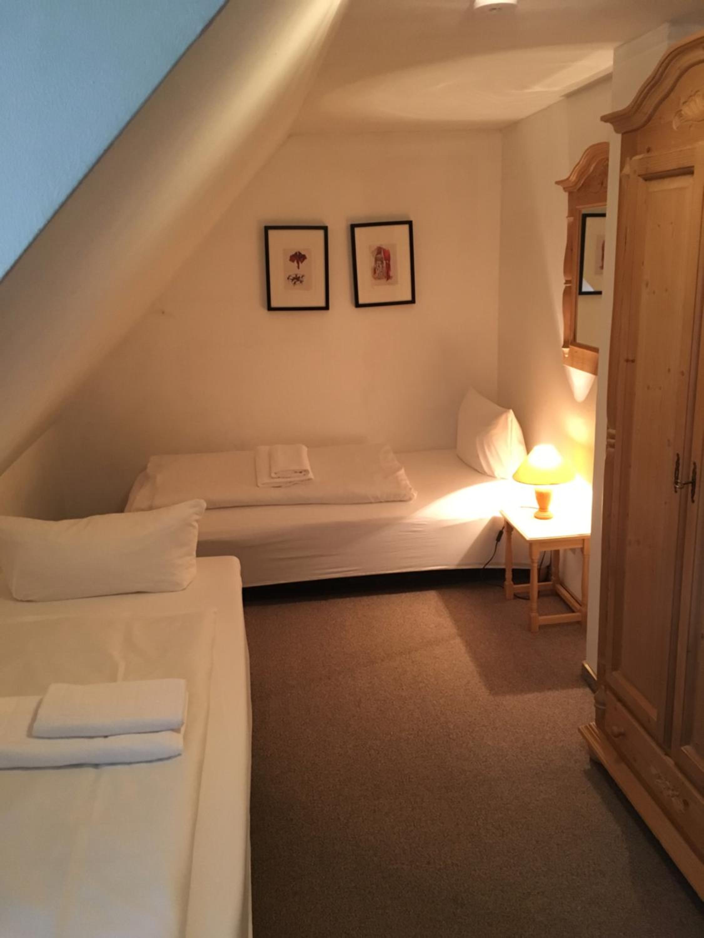 Standard Twin Room photo 2