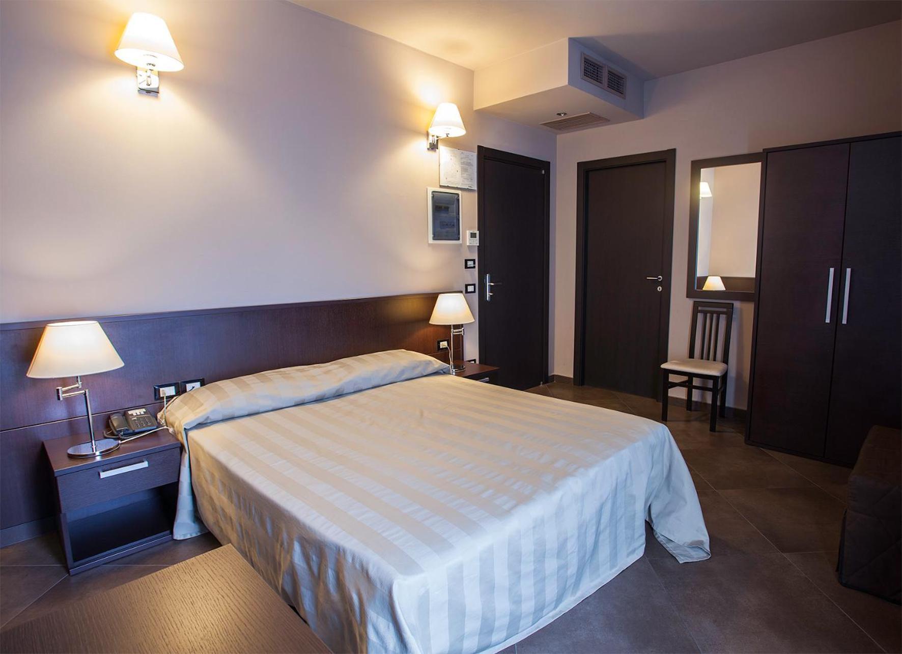 Double or Twin Room photo 2