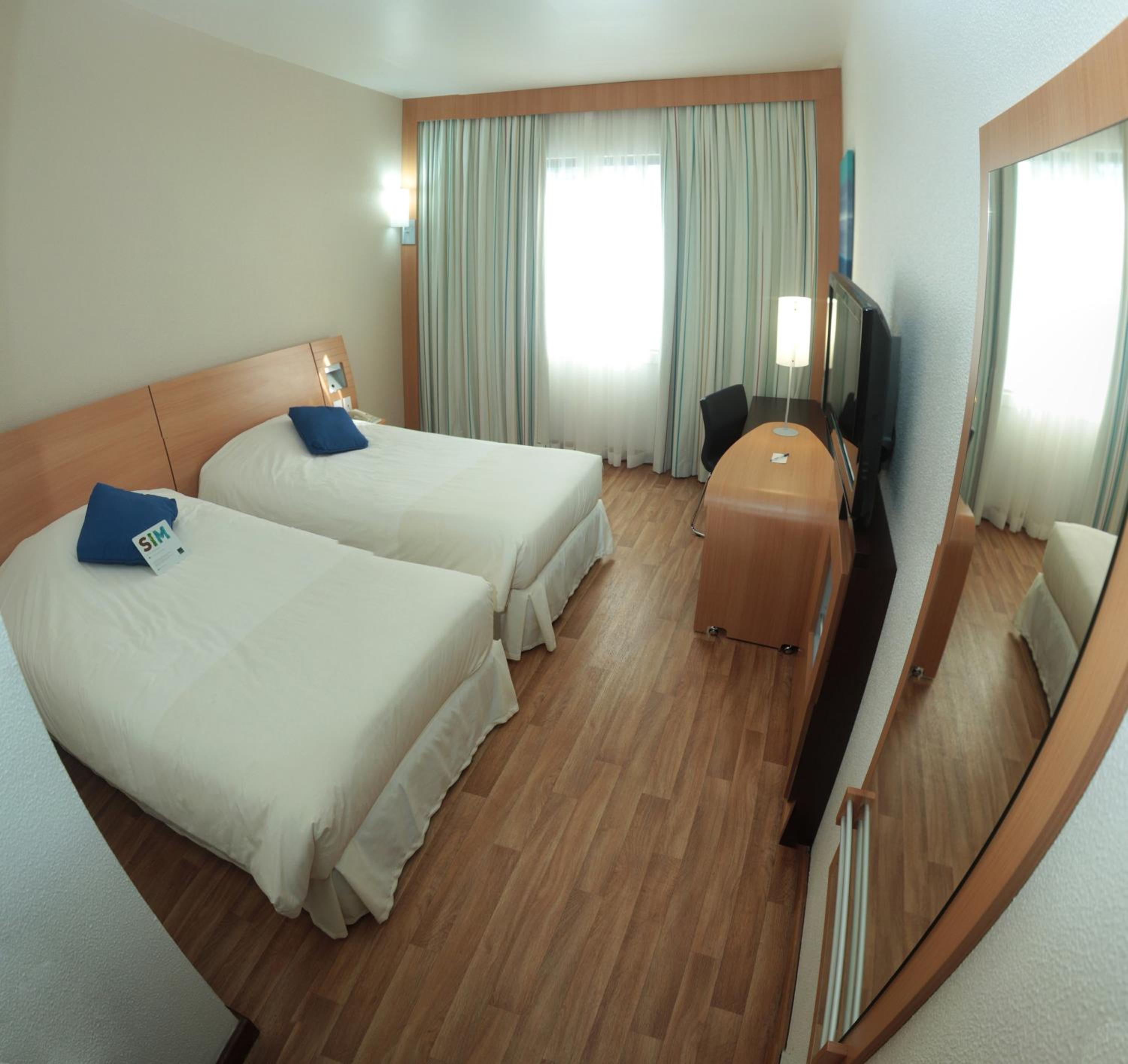 Superior Twin Room - Photo 8