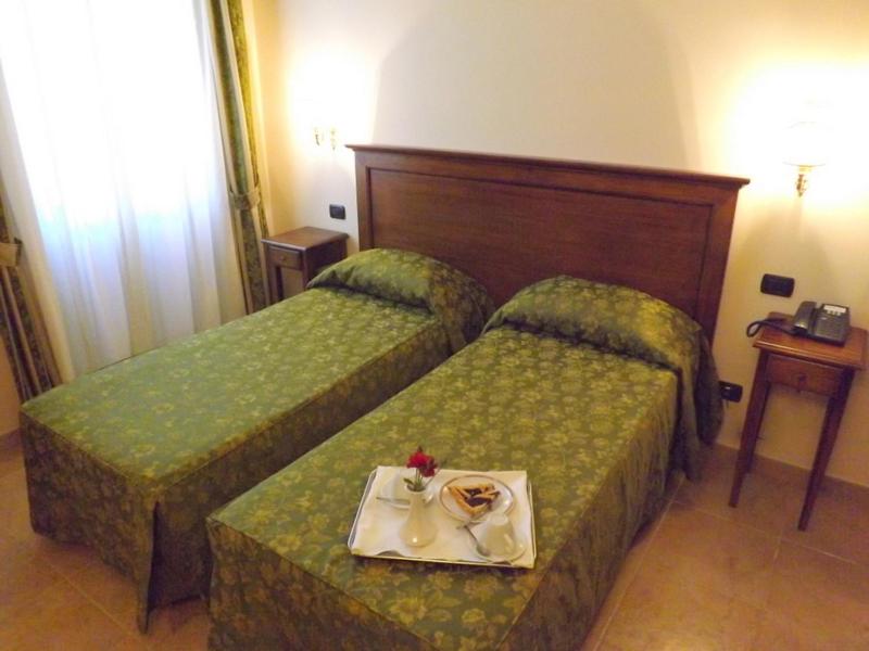 Classic Triple Room - Photo 4