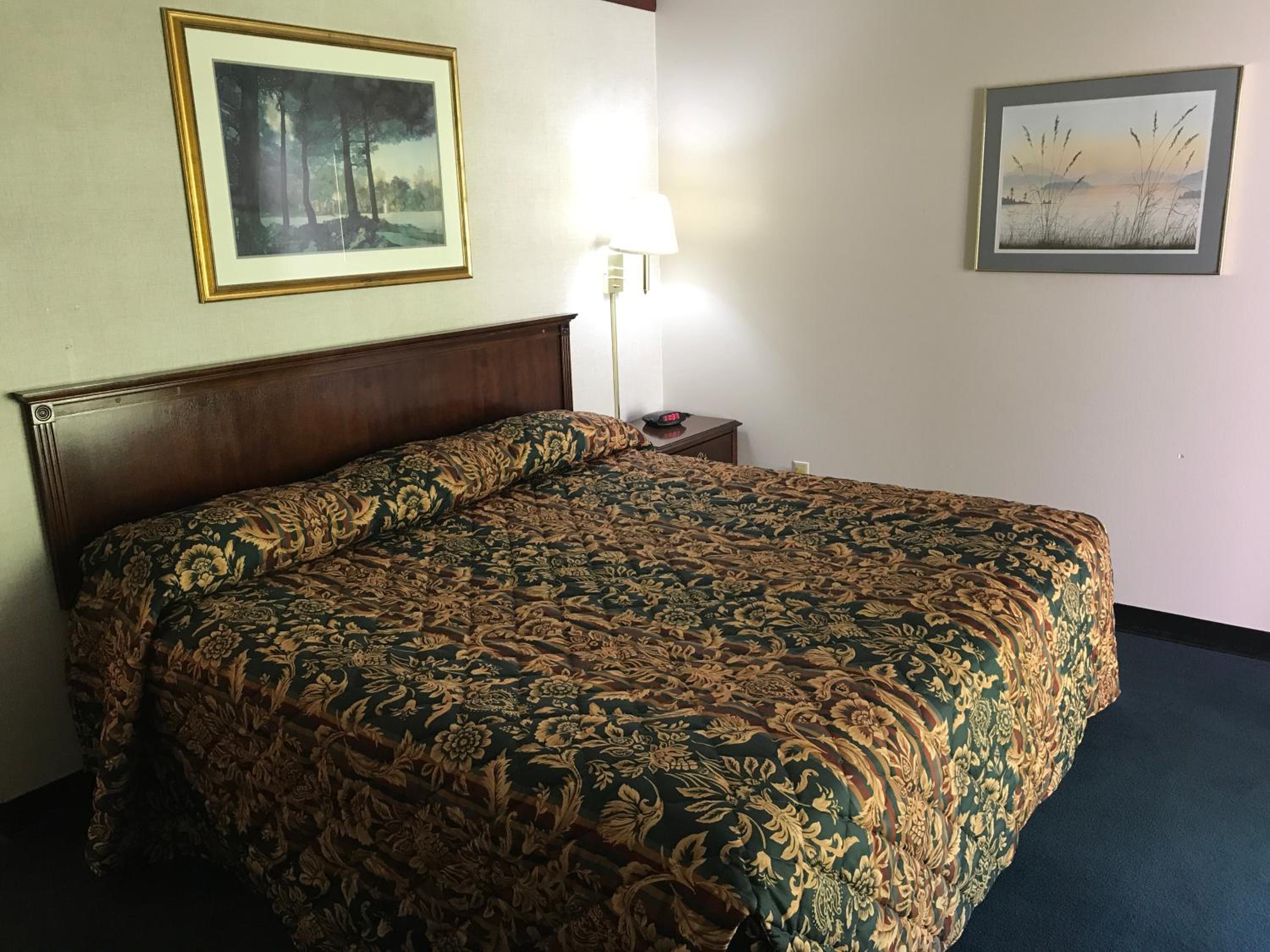 Standard King Room photo 1