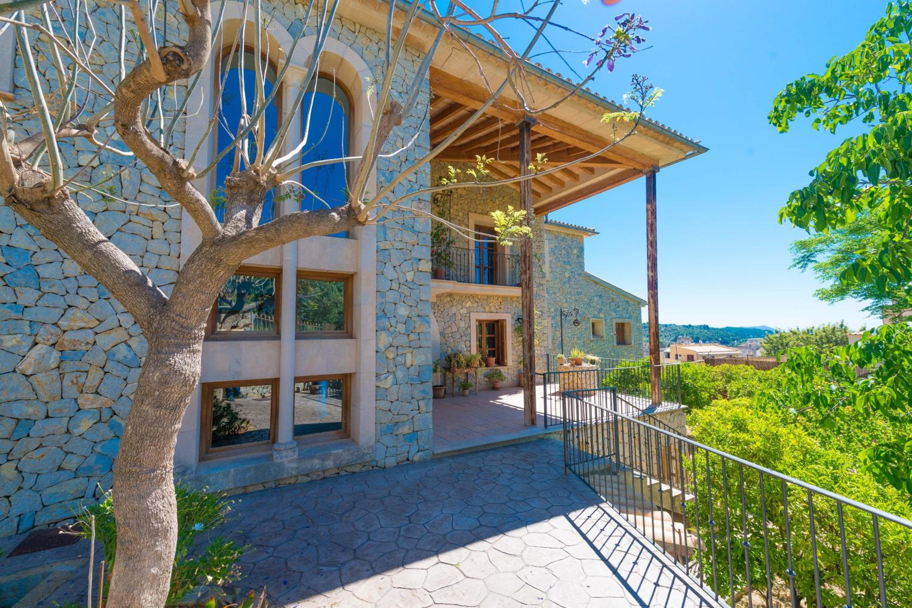 Villa photo 2