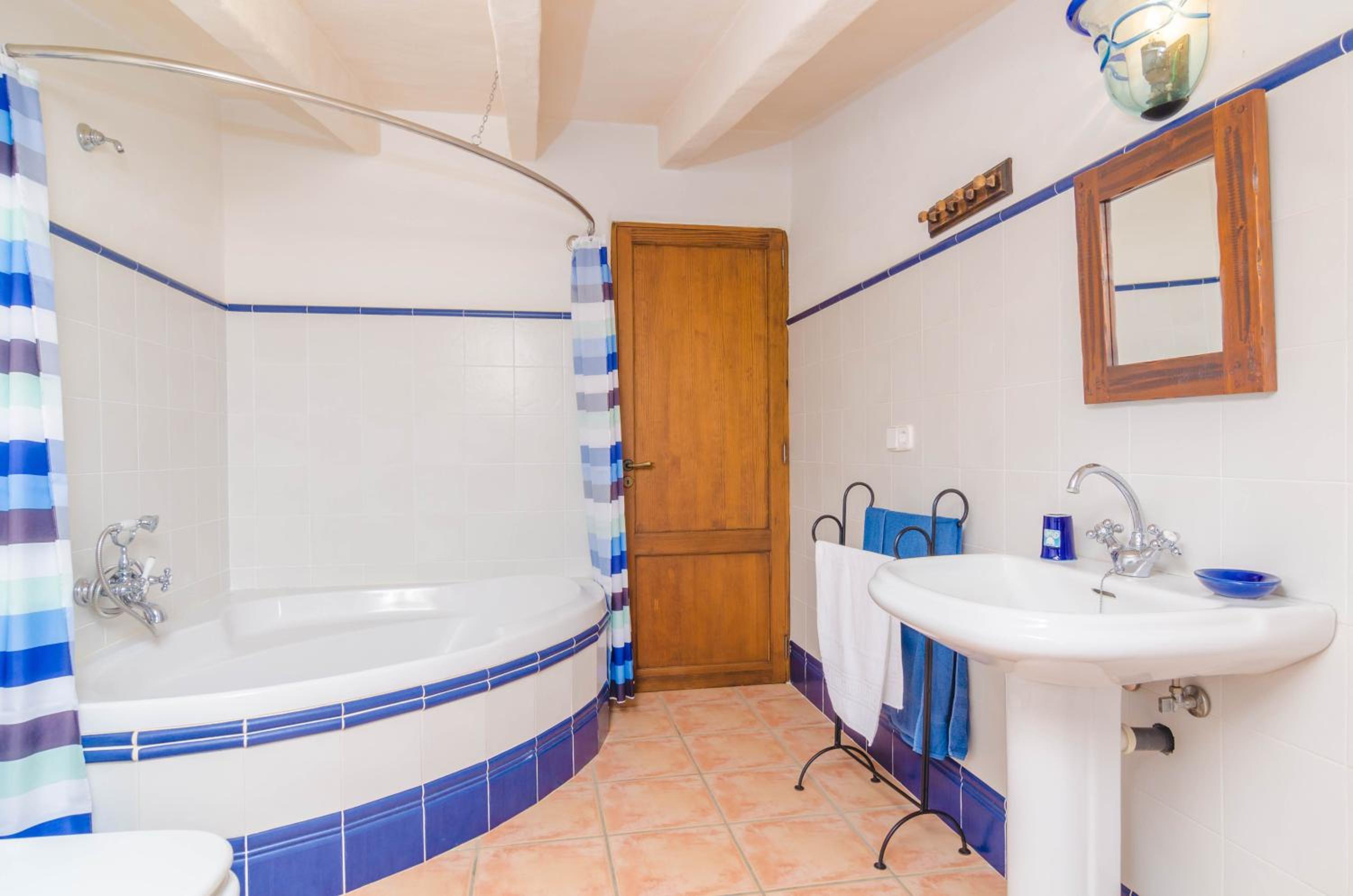Villa photo 2