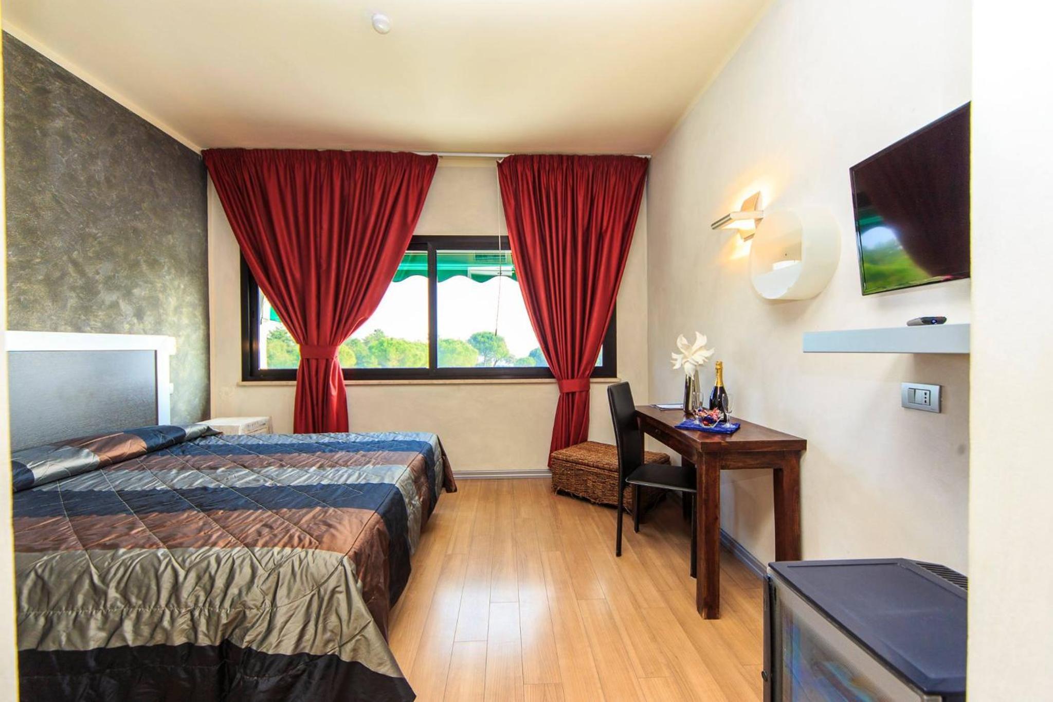 Double or Twin Room - Photo 11
