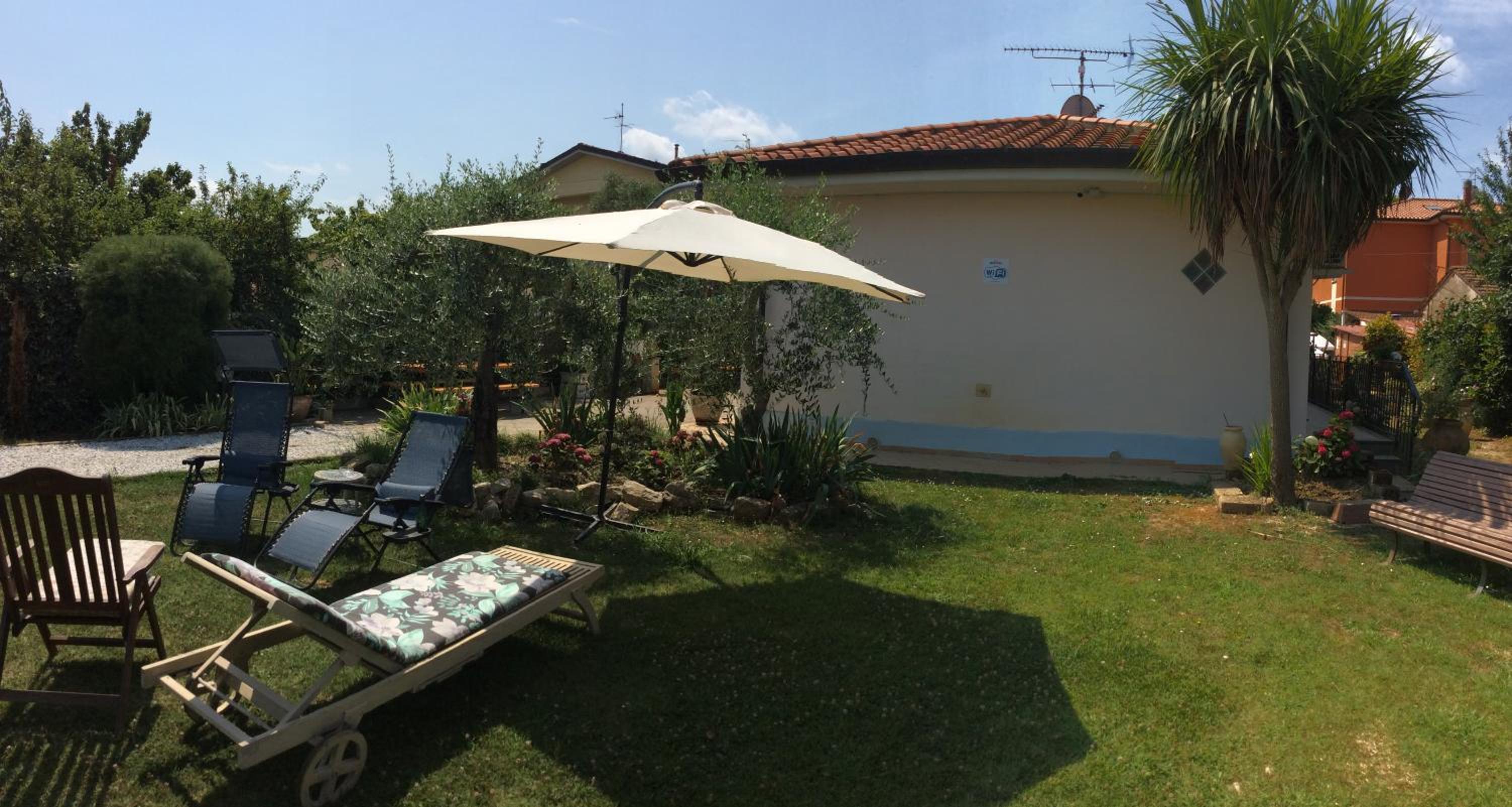 Triple Room with Garden View - Photo 11