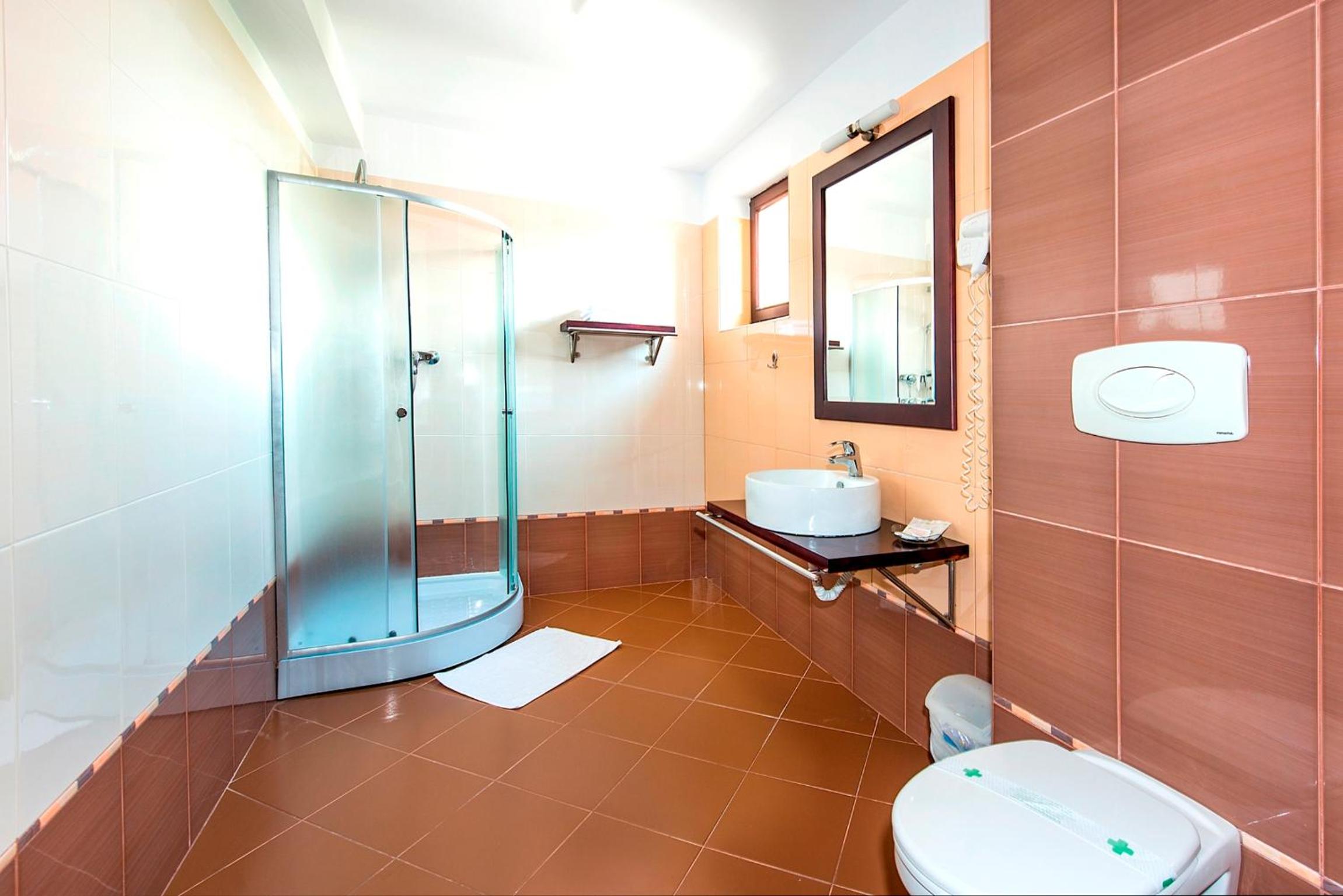 Triple Room with Balcony - Photo 3
