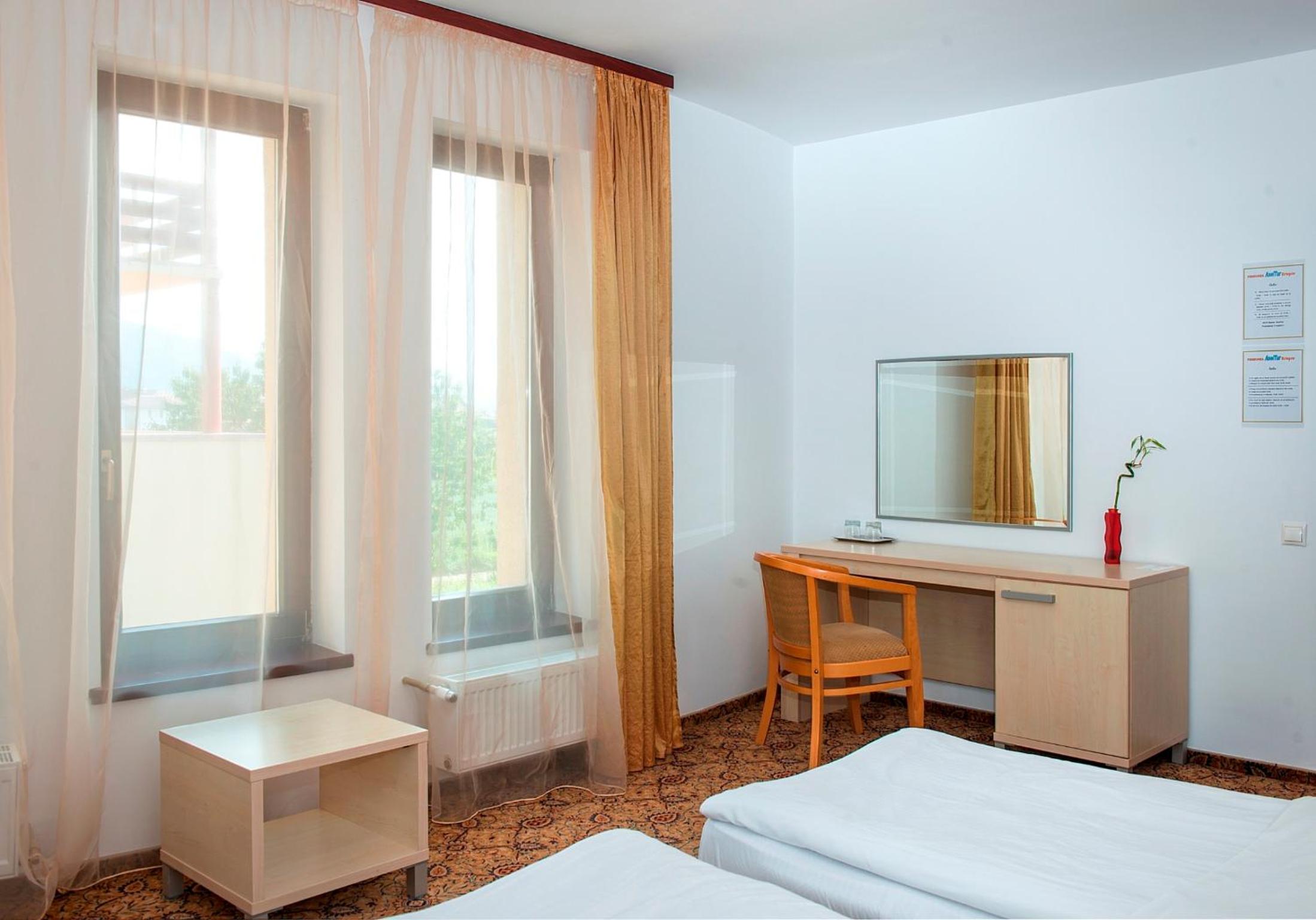 Double or Twin Room - Photo 6