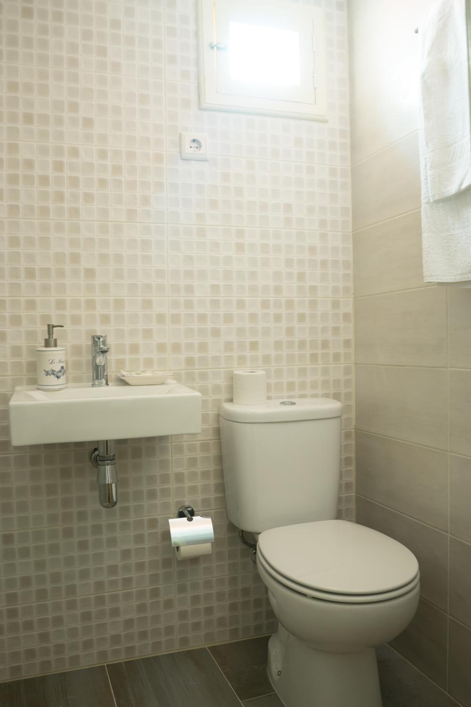 Standard Double or Twin Room - Photo 2