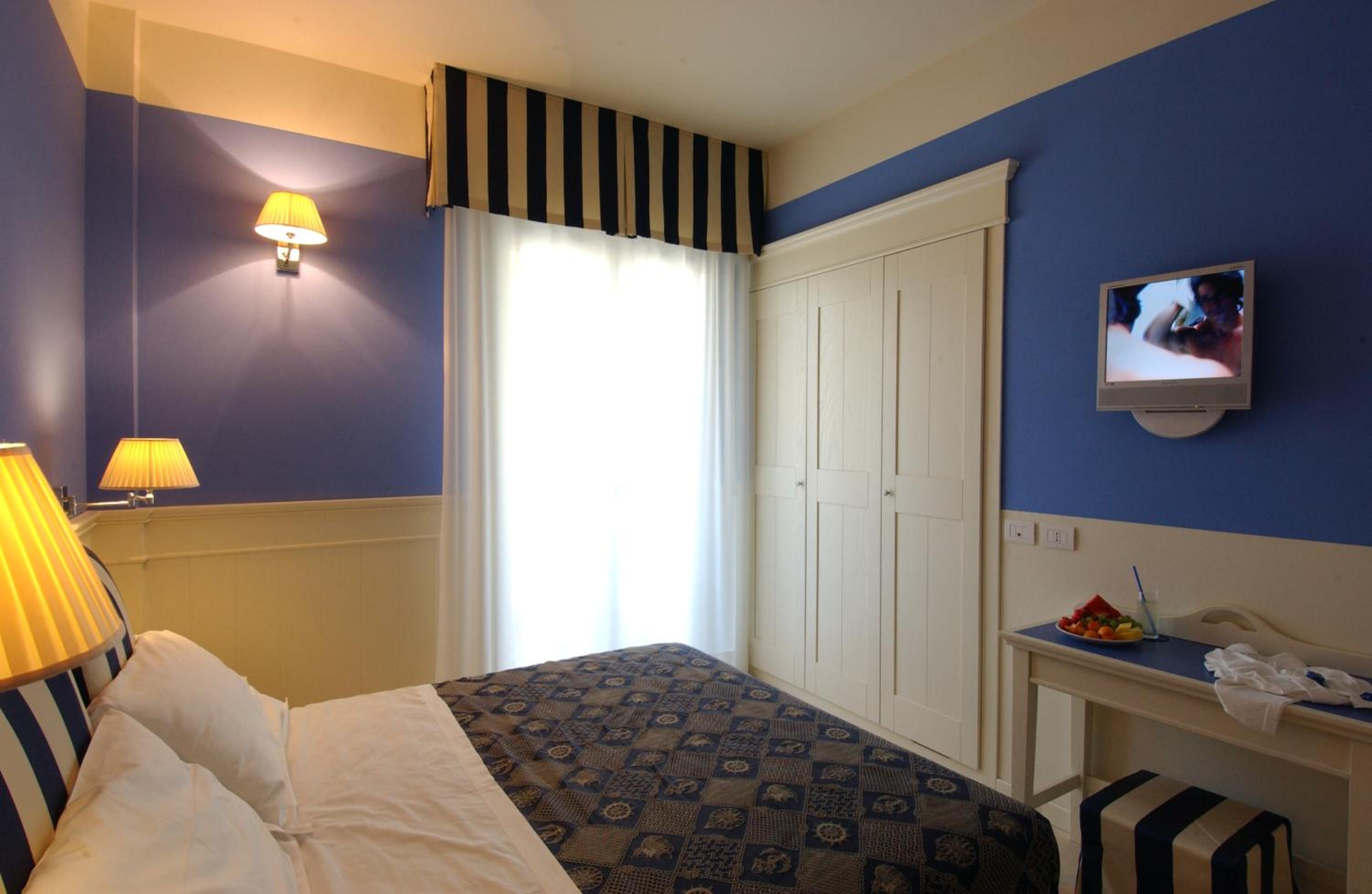 Double Room with Balcony photo 2