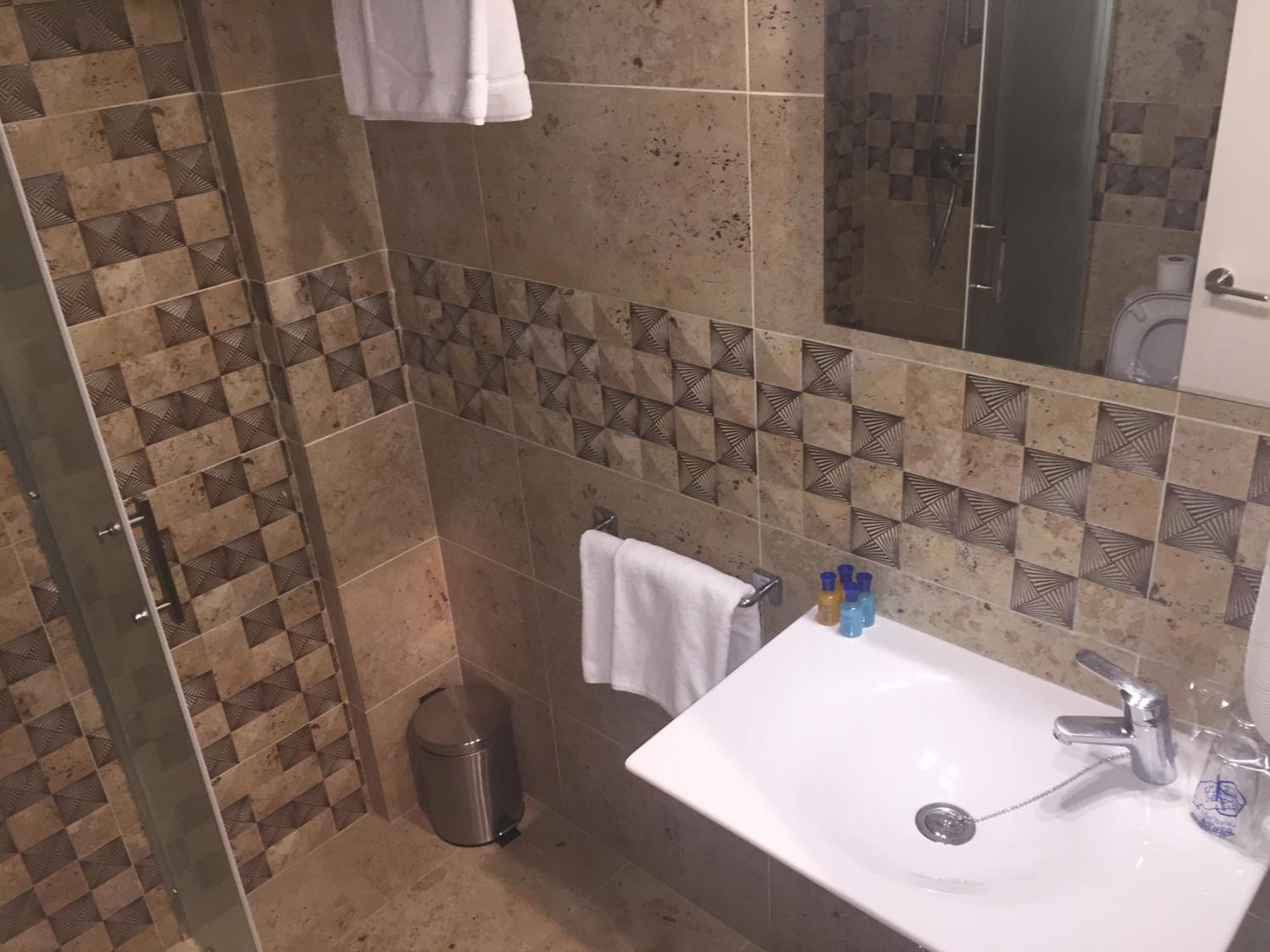 Double or Twin Room photo 3