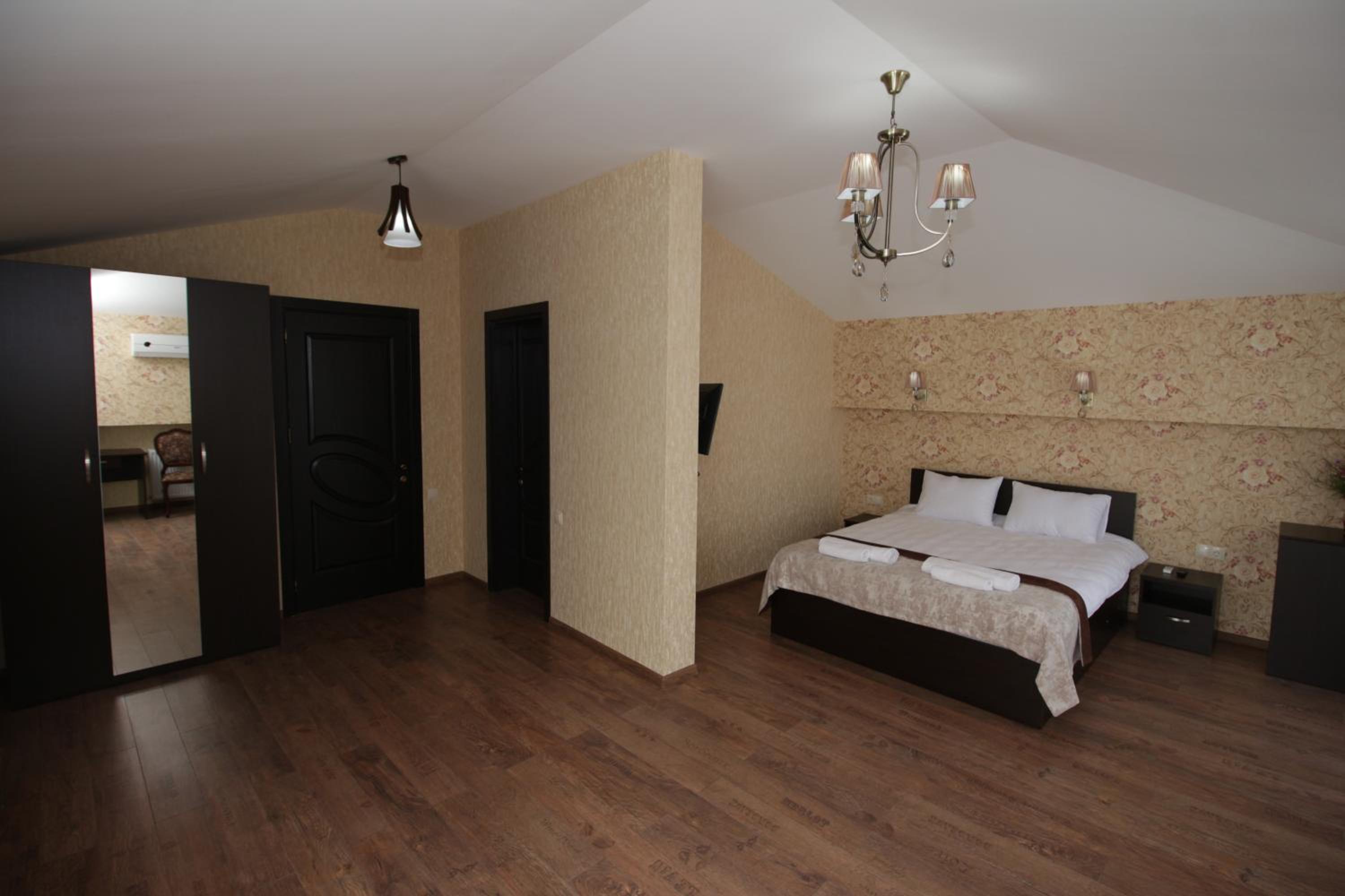 Deluxe Junior Suite photo 2