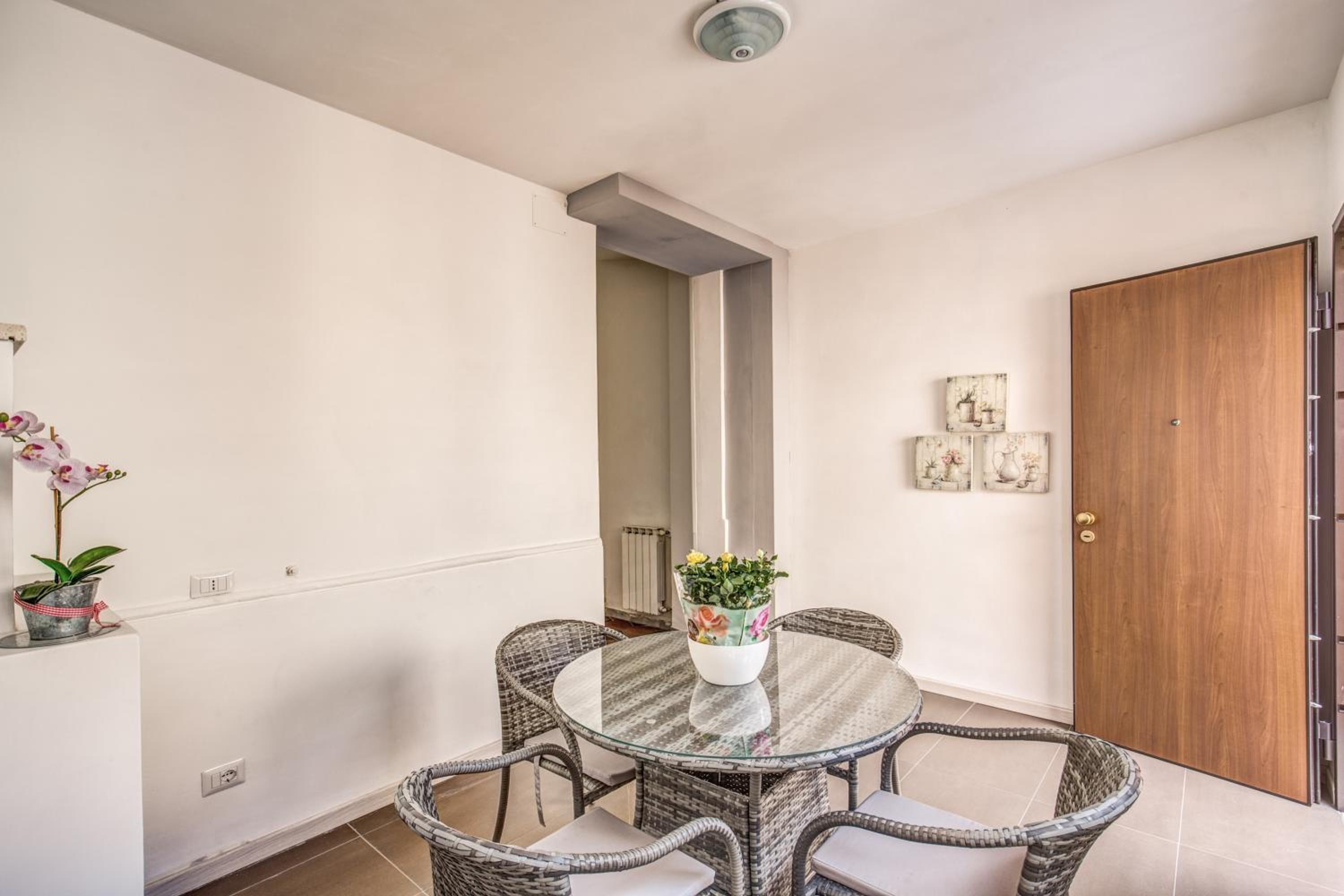 Apartment - Ground Floor photo 2