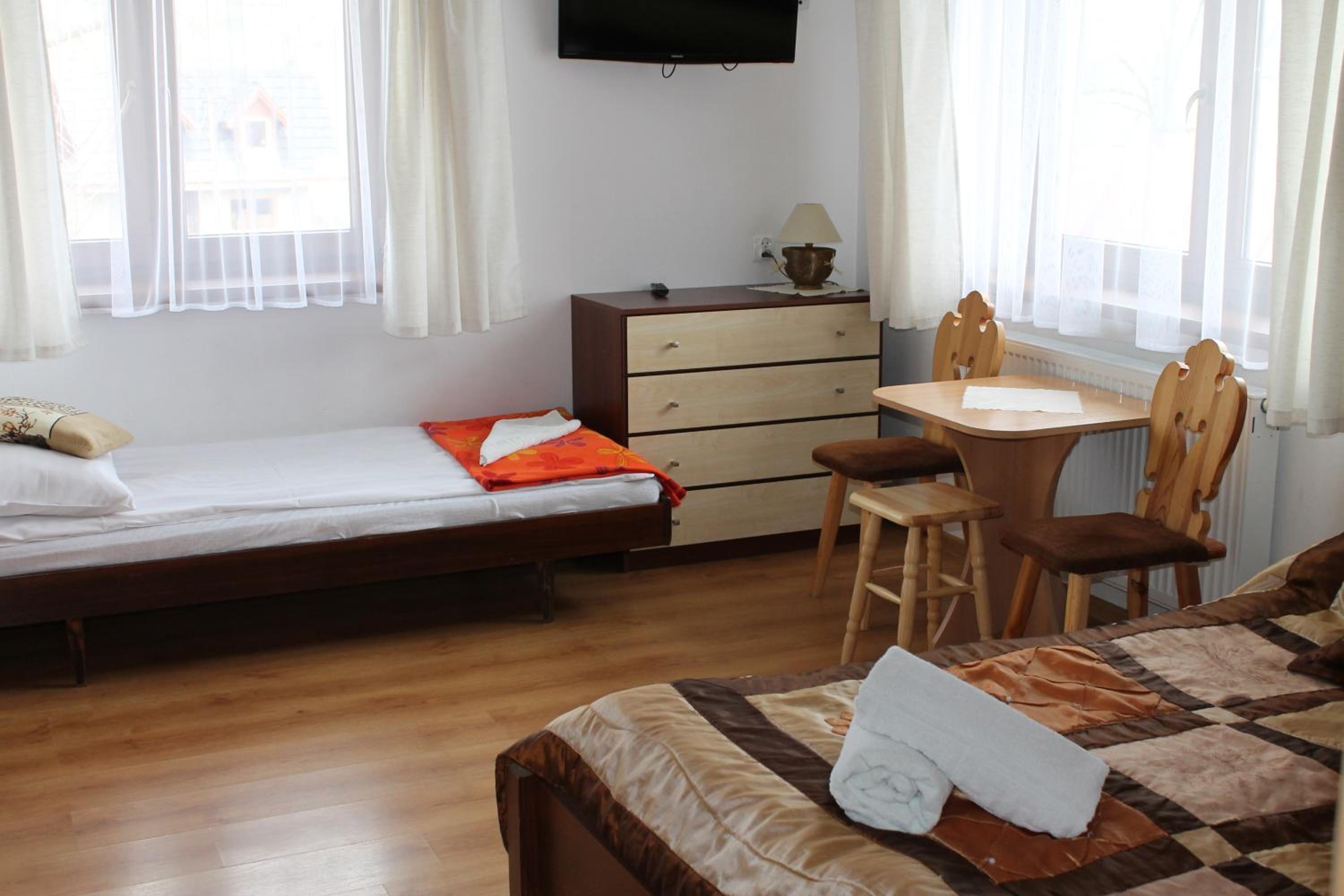 Quadruple Room - Photo 12