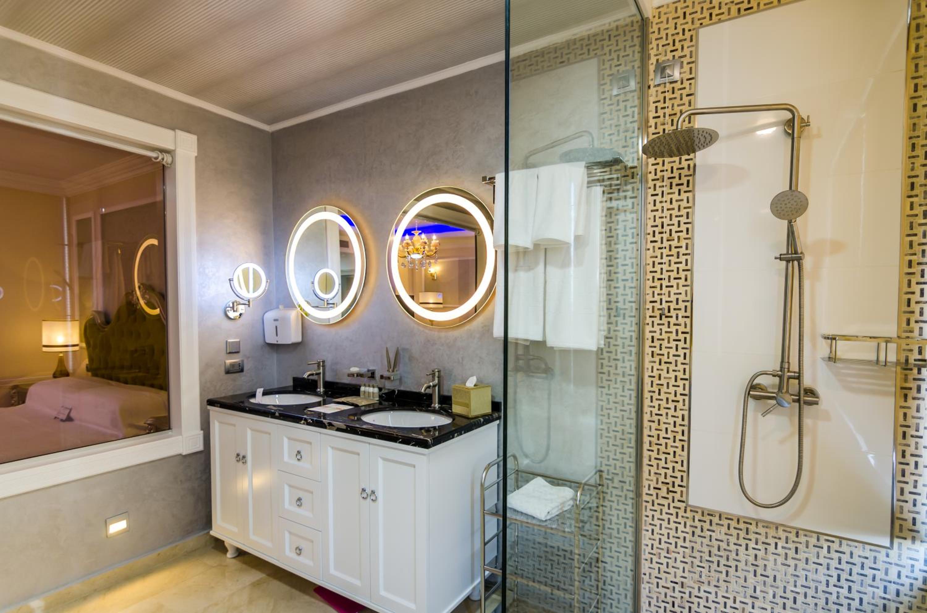 Deluxe Suite - Photo 4