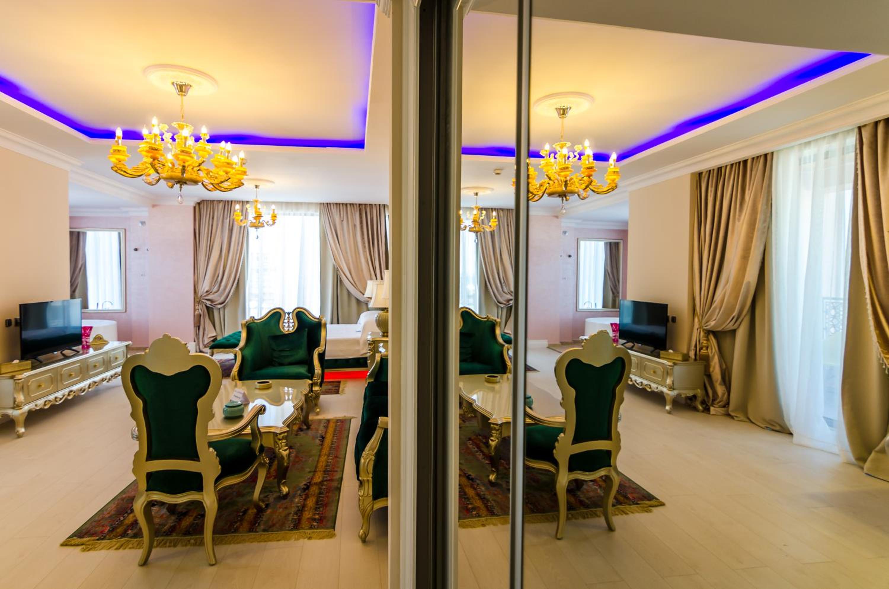 Sunrise Apartment with Frontal Sea View - Photo 4