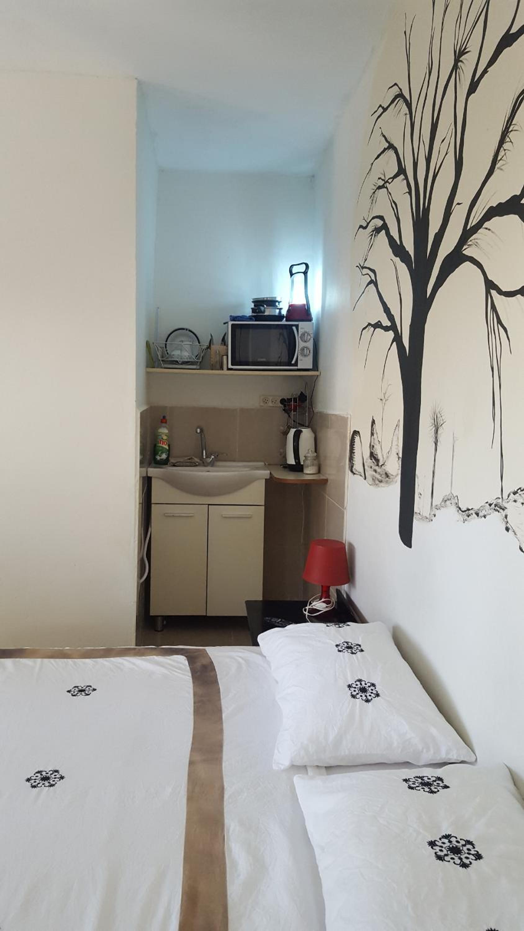 Standard Double or Twin Room - Photo 9
