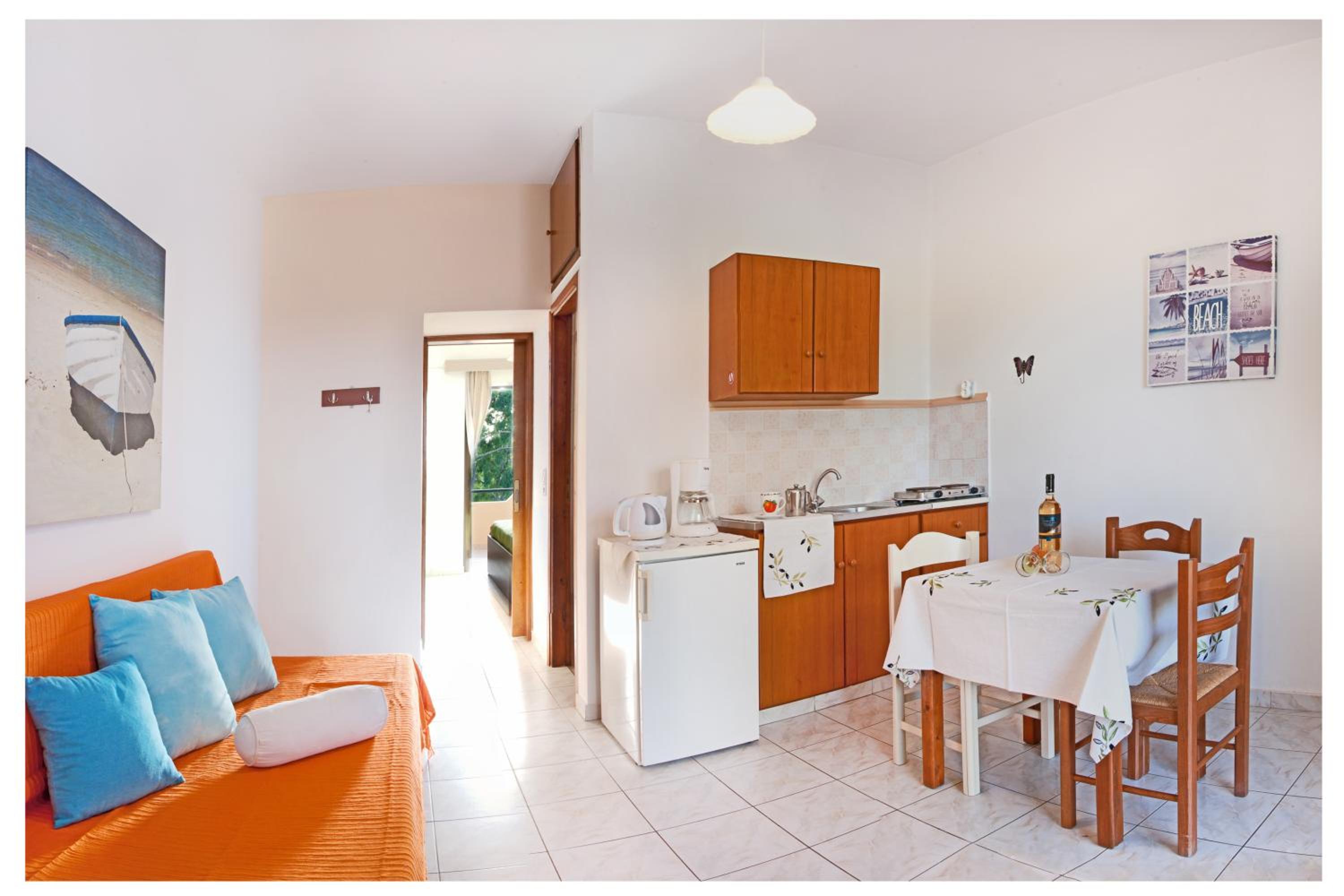 One-Bedroom Apartment with Sea View and Balcony photo 3