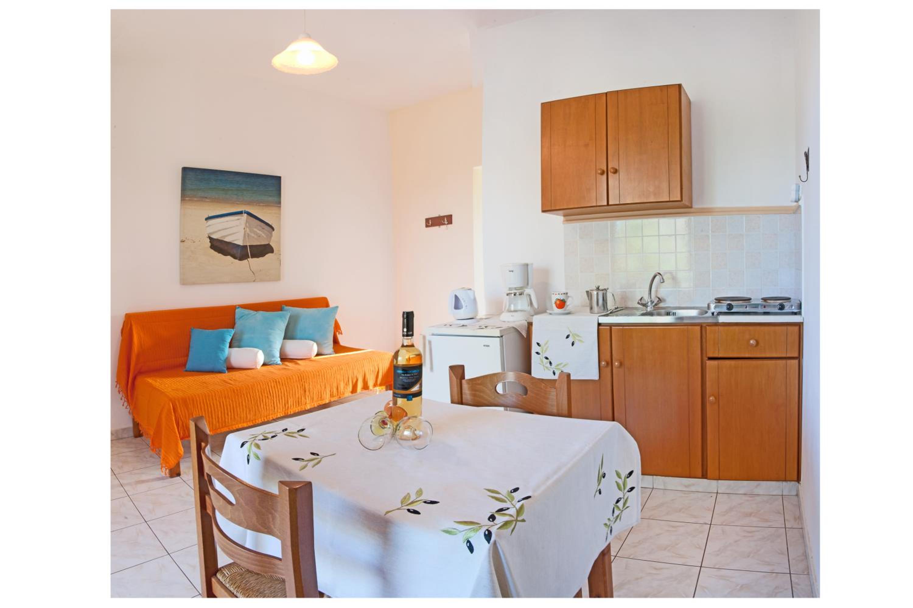 One-Bedroom Apartment with Sea View and Balcony photo 2