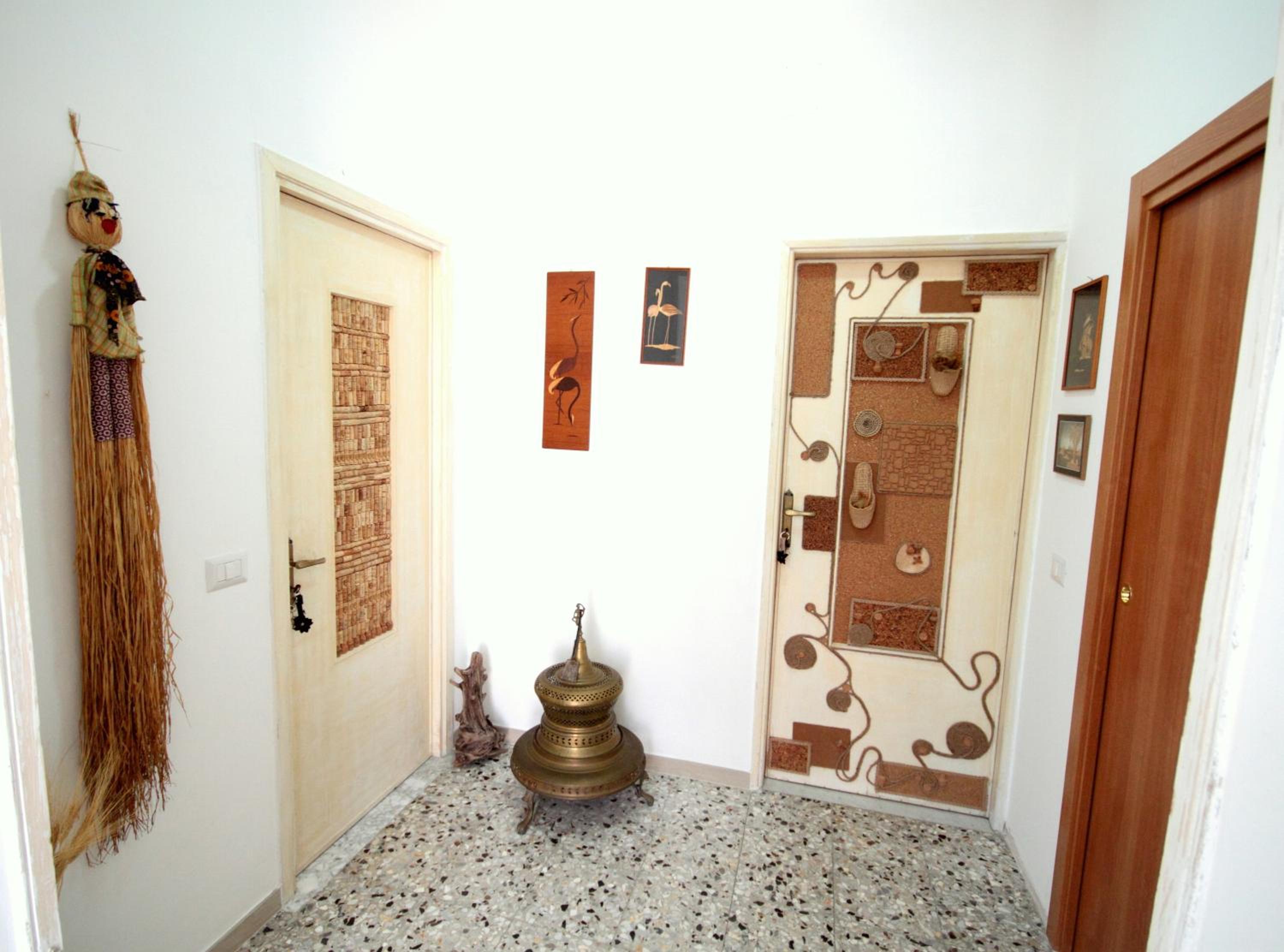 Quadruple Room with Private Bathroom - Photo 13