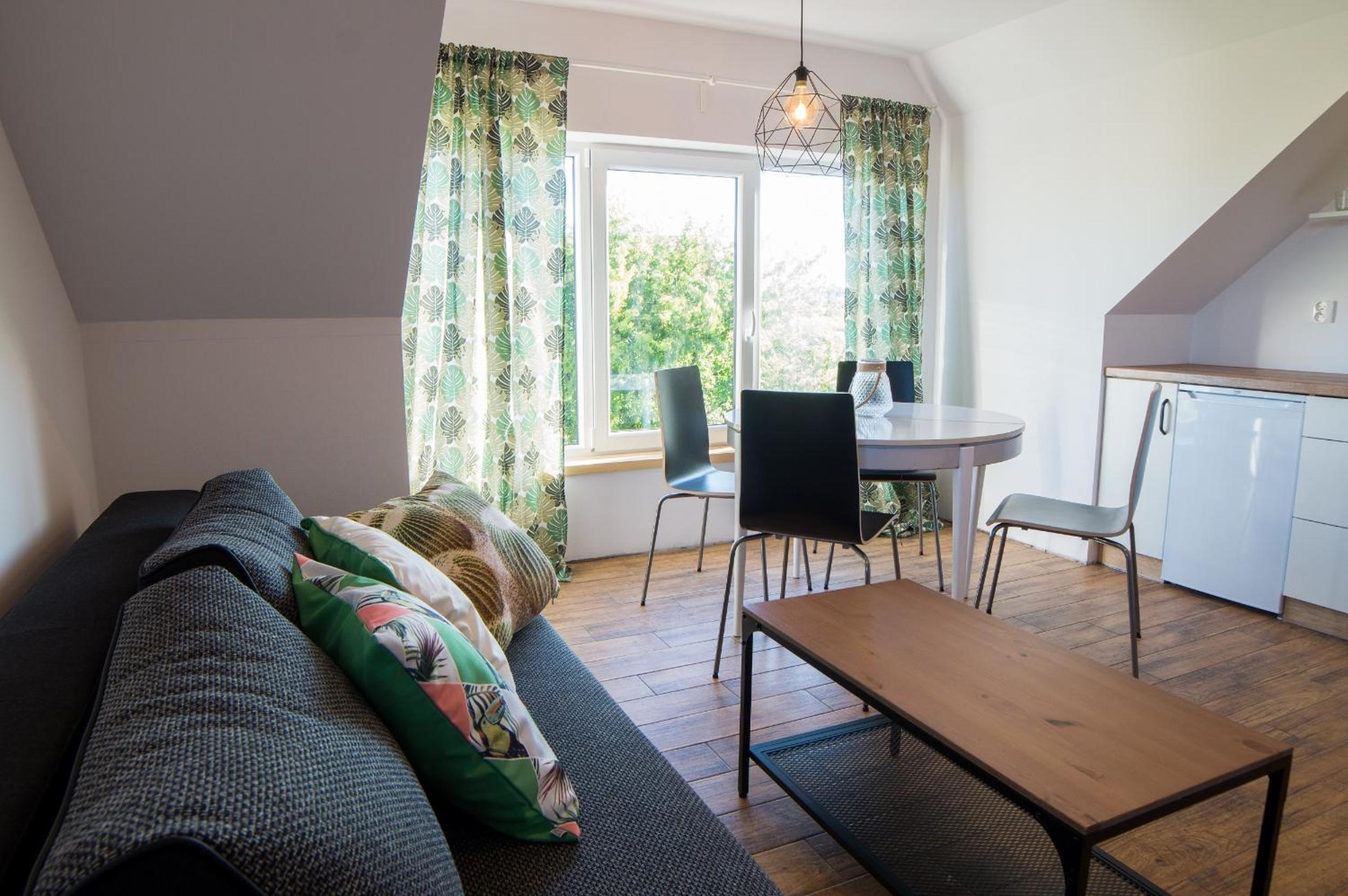 Apartment with Balcony photo 3